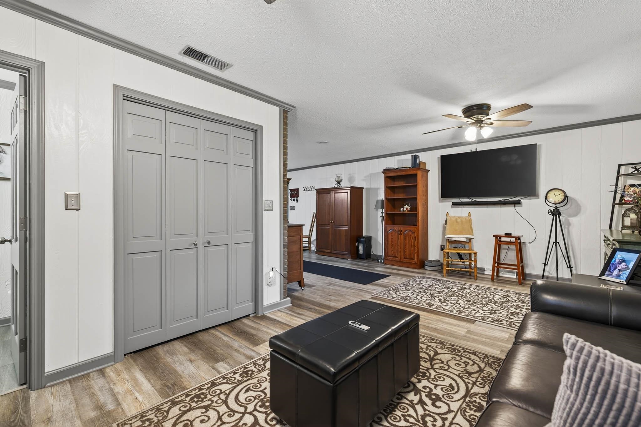 2933 Plymouth Place, Owensboro, Kentucky 42303, 3 Bedrooms Bedrooms, ,2 BathroomsBathrooms,Single Family Residence,For Sale,Plymouth Place,93271