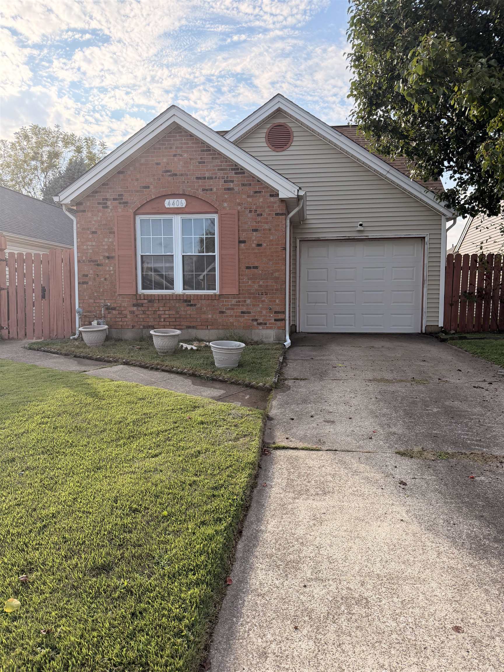 4406 Strickland Dr, Owensboro, Kentucky 42301, 3 Bedrooms Bedrooms, ,2 BathroomsBathrooms,Single Family Residence,For Sale,Strickland Dr,93272