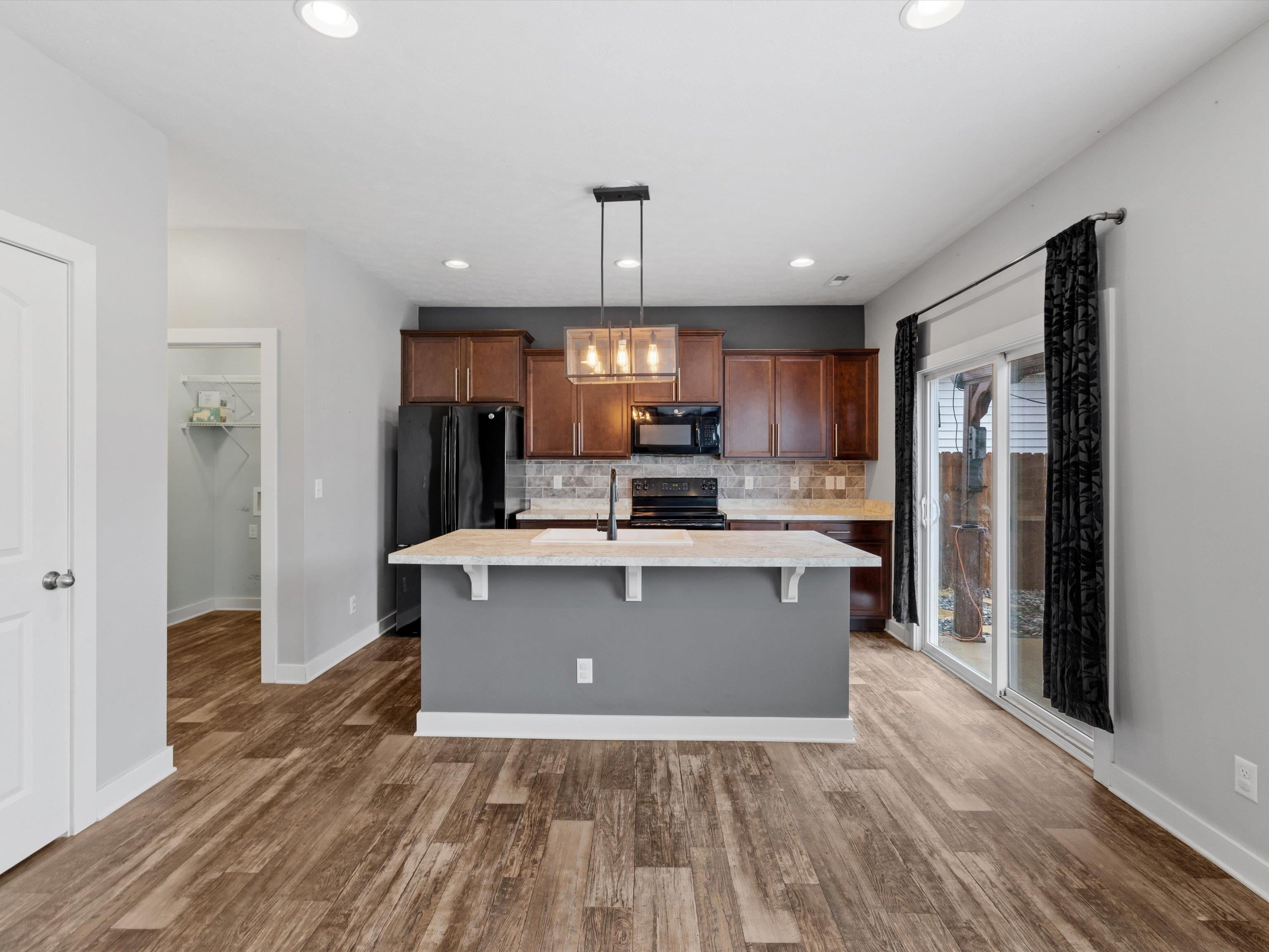 6350 Valley Brook Trace, Owensboro, Kentucky 42376, 3 Bedrooms Bedrooms, ,2 BathroomsBathrooms,Single Family Residence,For Sale,Valley Brook Trace,93274