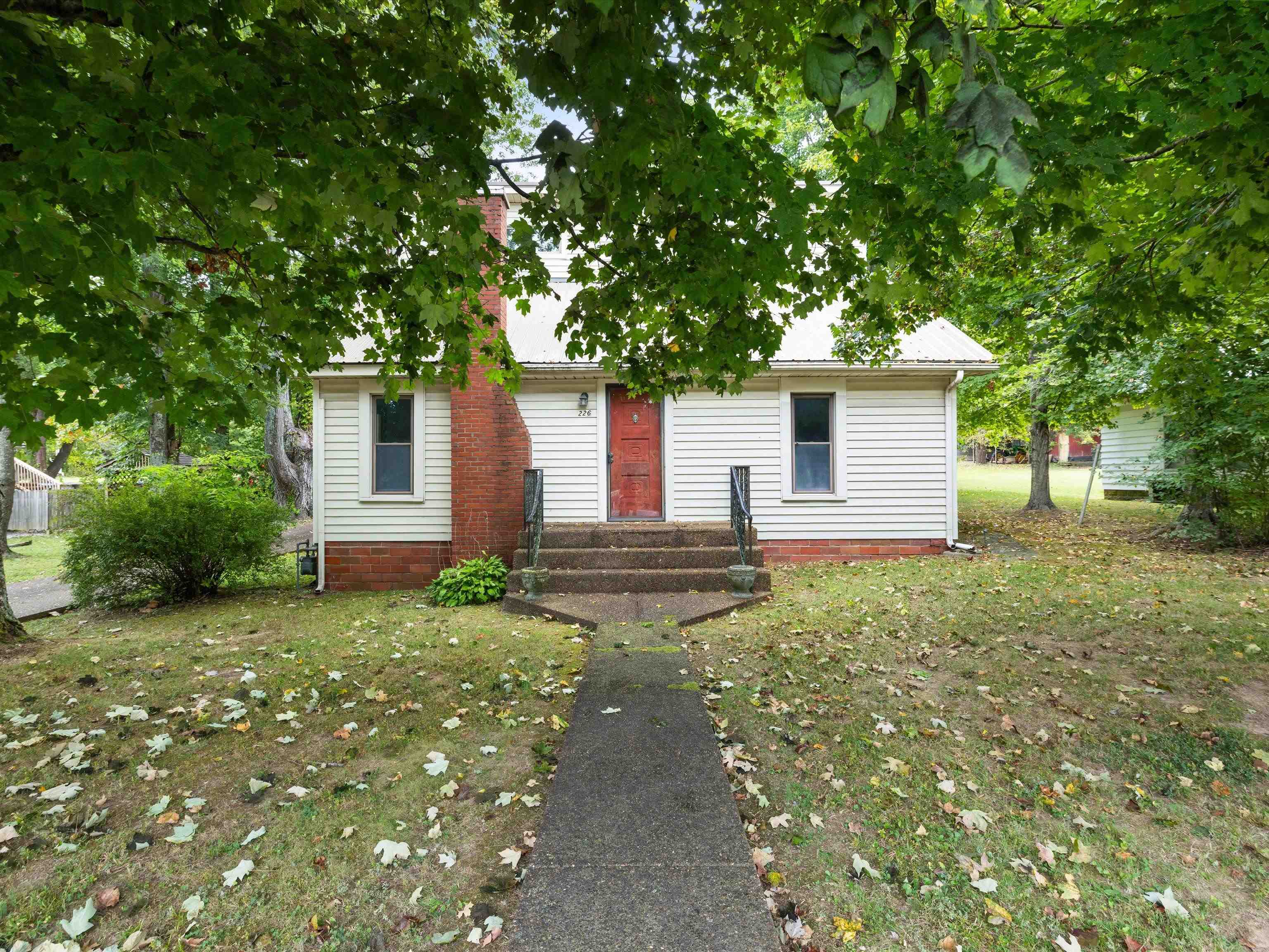 226 Main St, Fordsville, Kentucky 42343, 4 Bedrooms Bedrooms, ,2 BathroomsBathrooms,Single Family Residence,For Sale,Main St,93277
