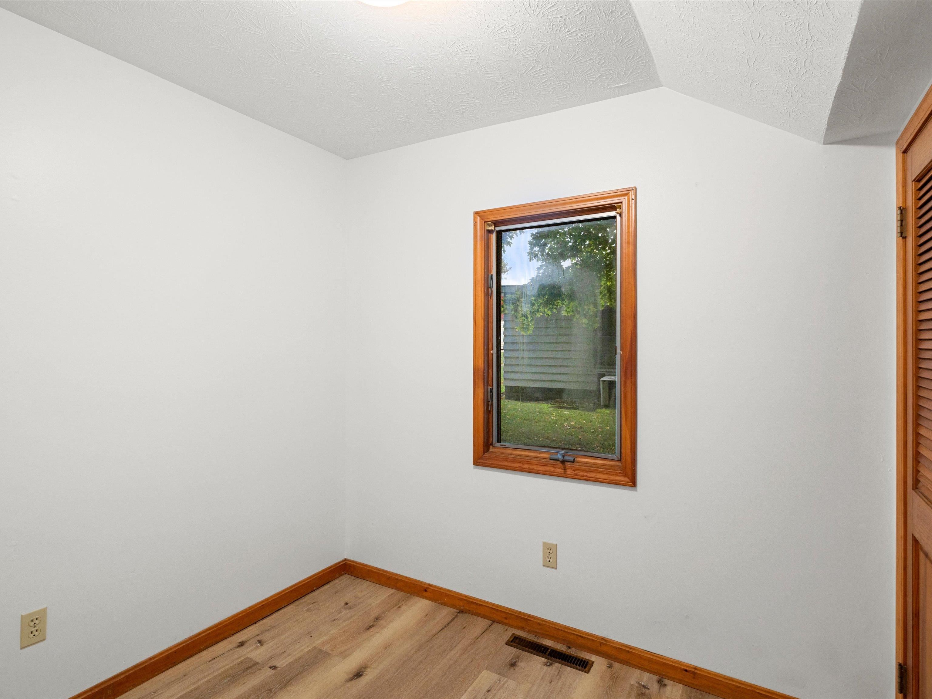 226 Main St, Fordsville, Kentucky 42343, 4 Bedrooms Bedrooms, ,2 BathroomsBathrooms,Single Family Residence,For Sale,Main St,93277