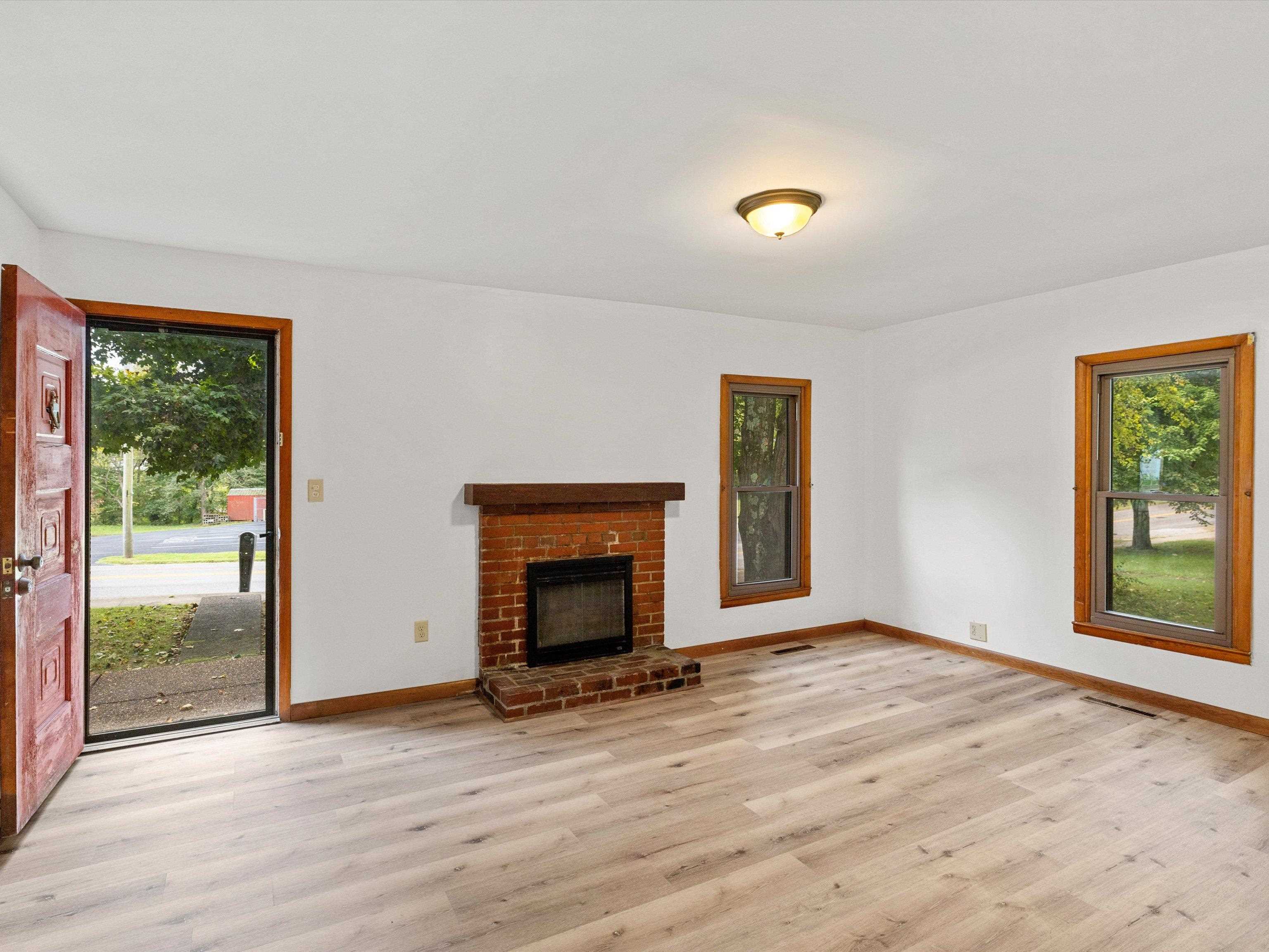 226 Main St, Fordsville, Kentucky 42343, 4 Bedrooms Bedrooms, ,2 BathroomsBathrooms,Single Family Residence,For Sale,Main St,93277