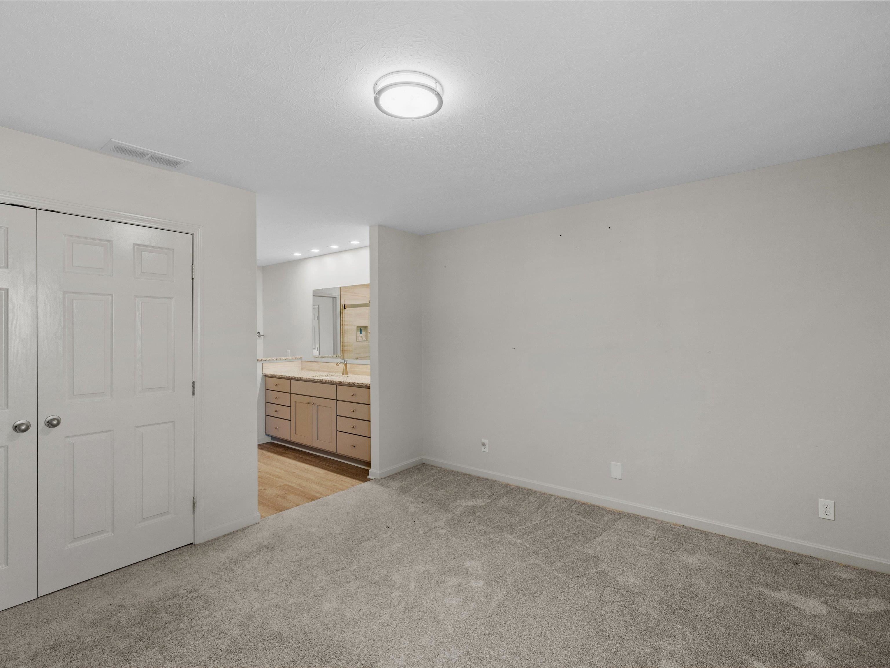 2127 Augusta Dr Unit C, Henderson, Kentucky 42420, 2 Bedrooms Bedrooms, ,1 BathroomBathrooms,Condominium,For Sale,Augusta Dr Unit C,93278