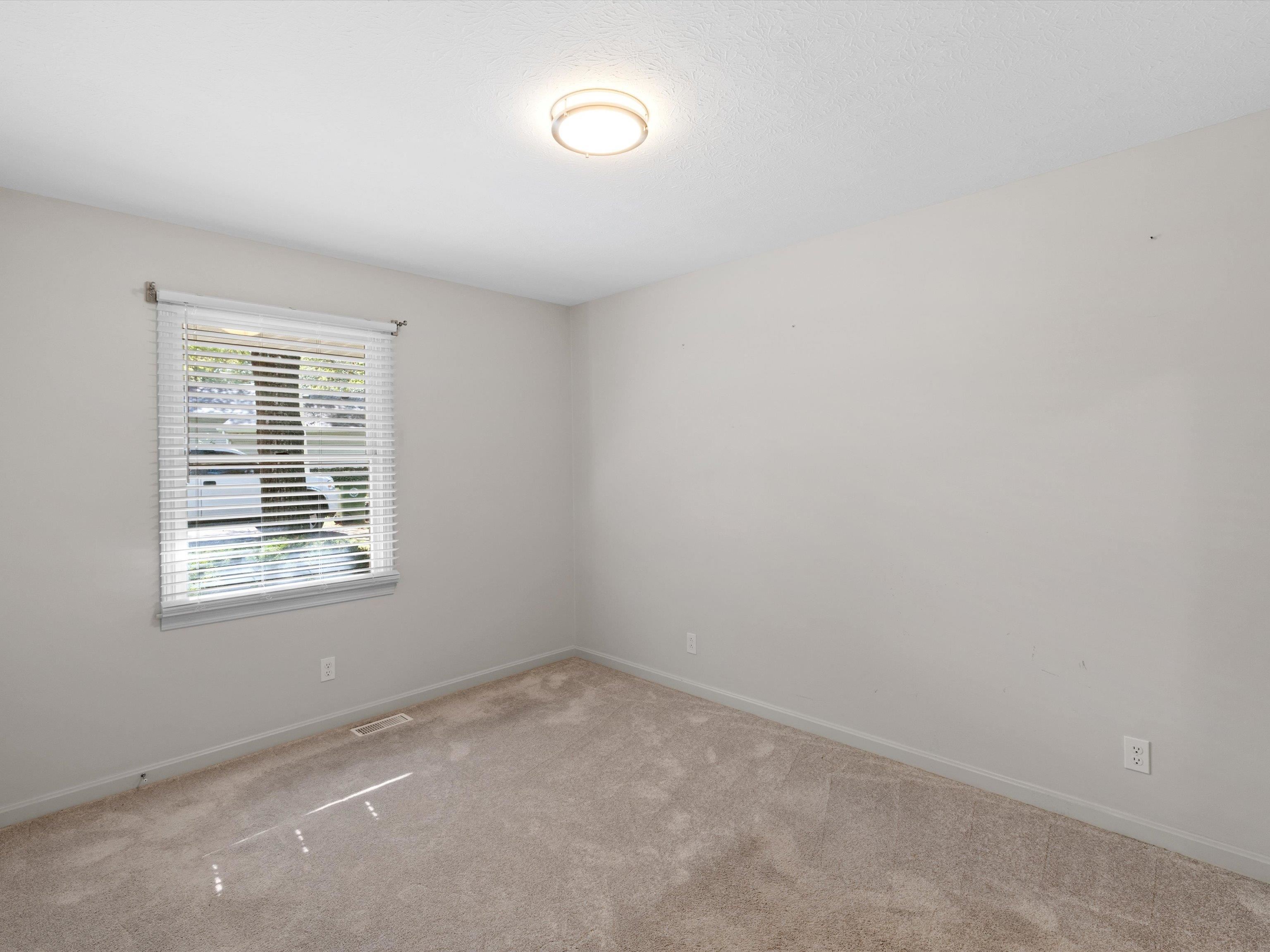 2127 Augusta Dr Unit C, Henderson, Kentucky 42420, 2 Bedrooms Bedrooms, ,1 BathroomBathrooms,Condominium,For Sale,Augusta Dr Unit C,93278