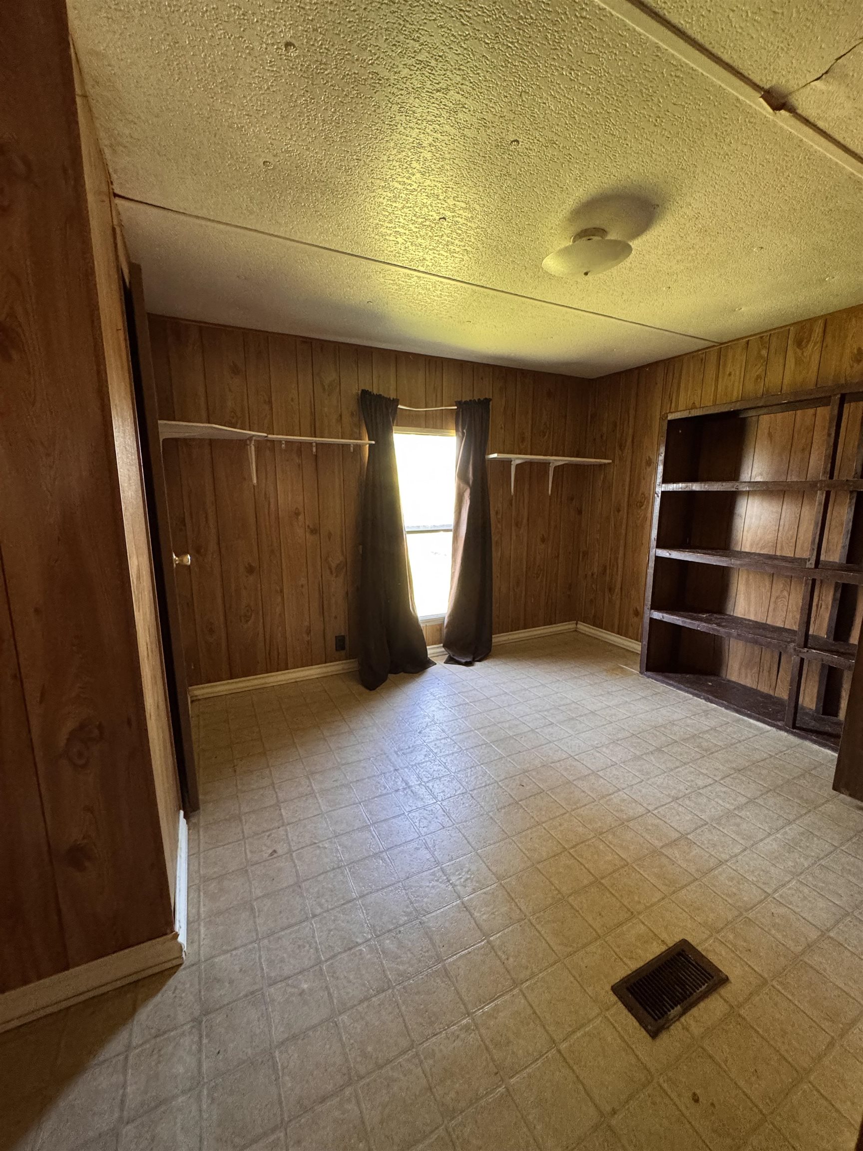 25 Market St, Lewisport, Kentucky 42351, 2 Bedrooms Bedrooms, ,1 BathroomBathrooms,Manufactured Home,For Sale,Market St,93281