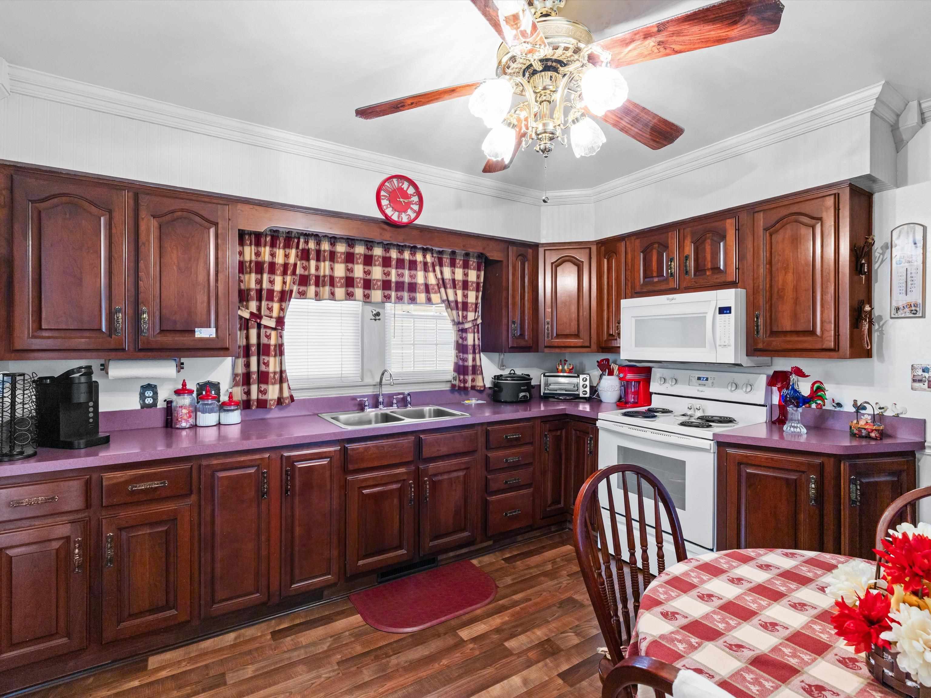 3820 Hillcrest Dr, Owensboro, Kentucky 42303, 4 Bedrooms Bedrooms, ,2 BathroomsBathrooms,Single Family Residence,For Sale,Hillcrest Dr,93298