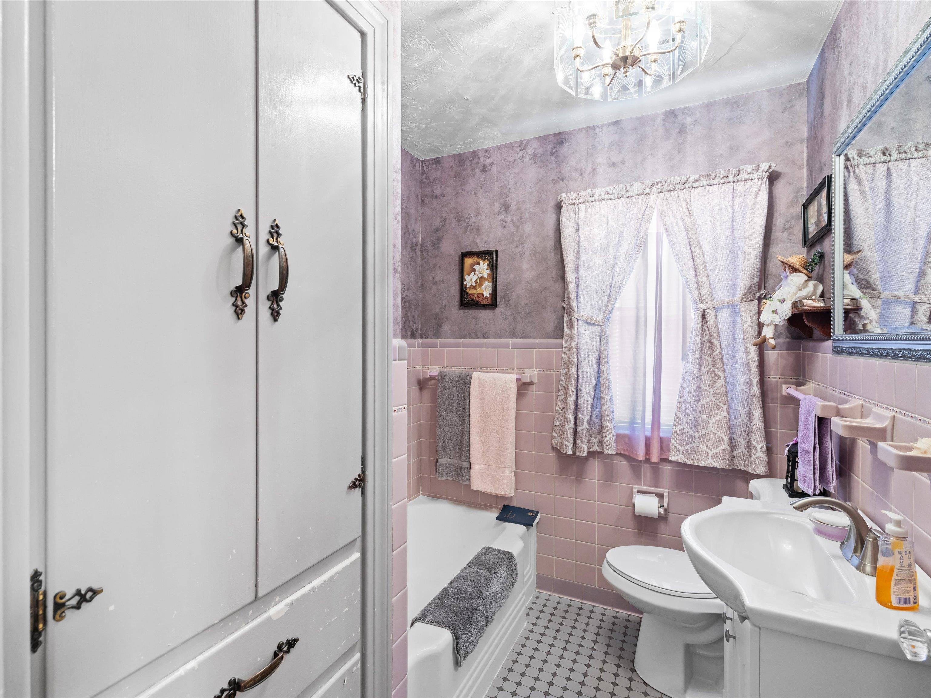 3820 Hillcrest Dr, Owensboro, Kentucky 42303, 4 Bedrooms Bedrooms, ,2 BathroomsBathrooms,Single Family Residence,For Sale,Hillcrest Dr,93298