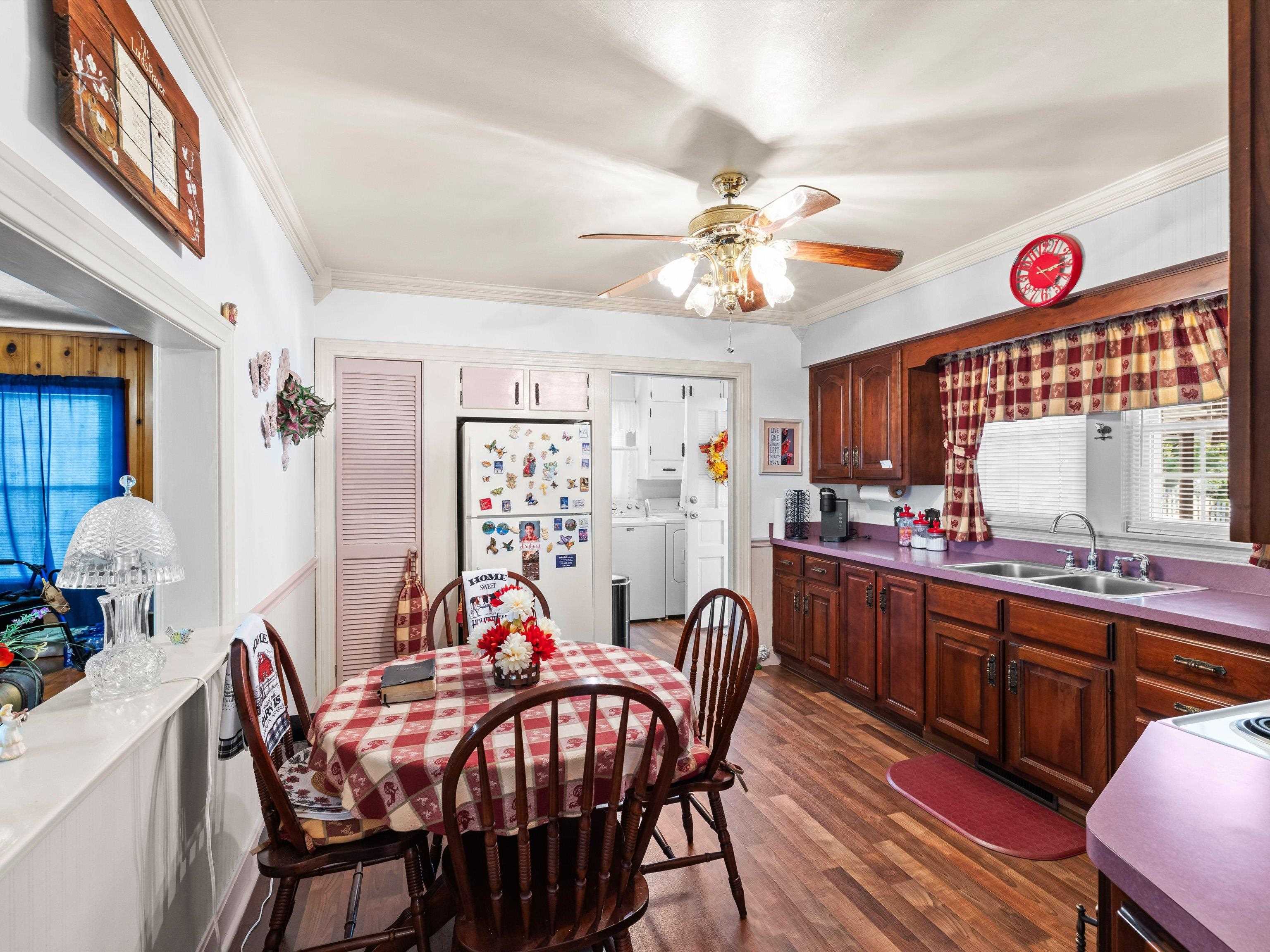 3820 Hillcrest Dr, Owensboro, Kentucky 42303, 4 Bedrooms Bedrooms, ,2 BathroomsBathrooms,Single Family Residence,For Sale,Hillcrest Dr,93298