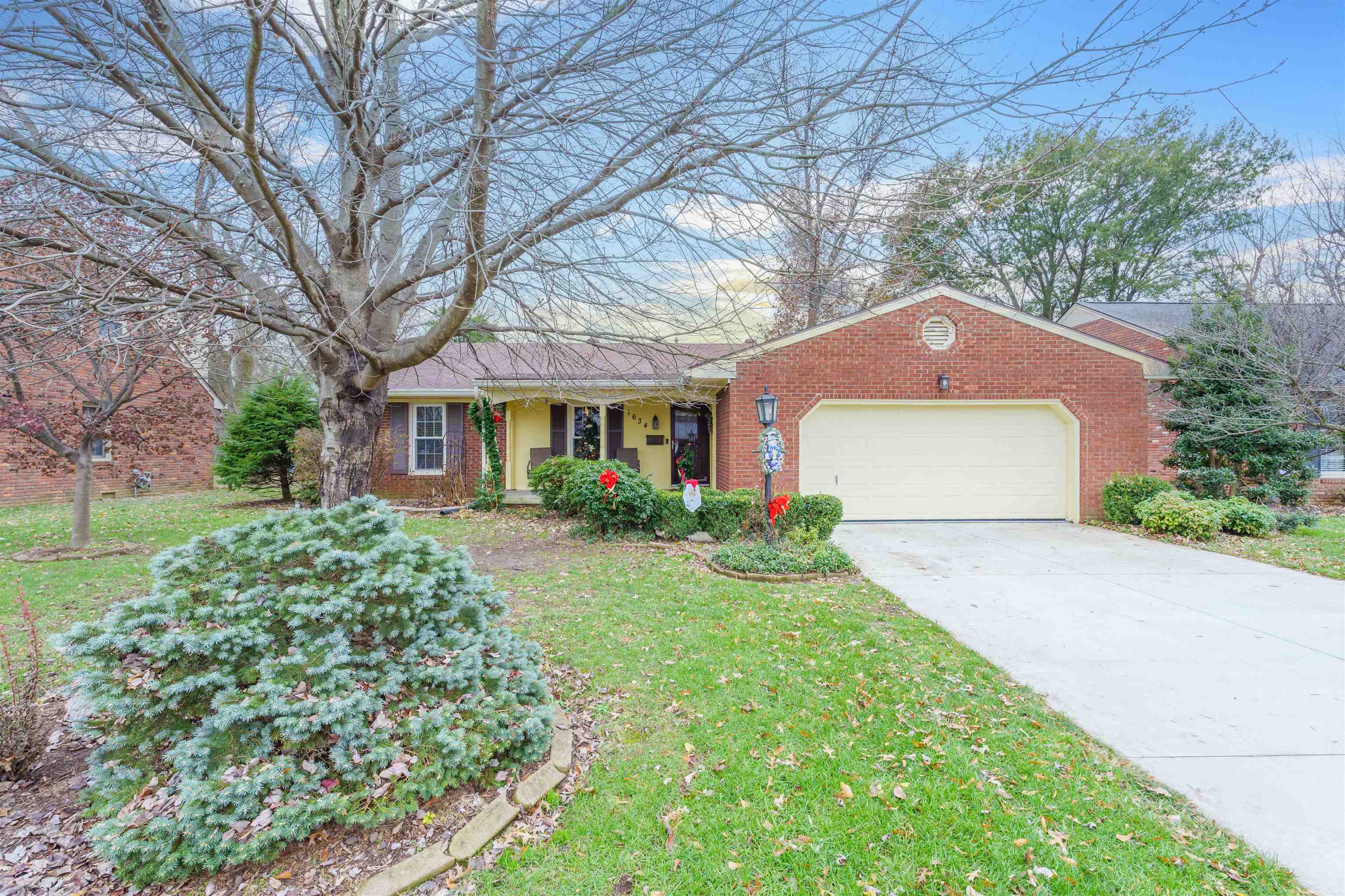 1634 Springdale Dr, Owensboro, Kentucky 42301-0000, 4 Bedrooms Bedrooms, ,2 BathroomsBathrooms,Single Family Residence,For Sale,Springdale Dr,93302