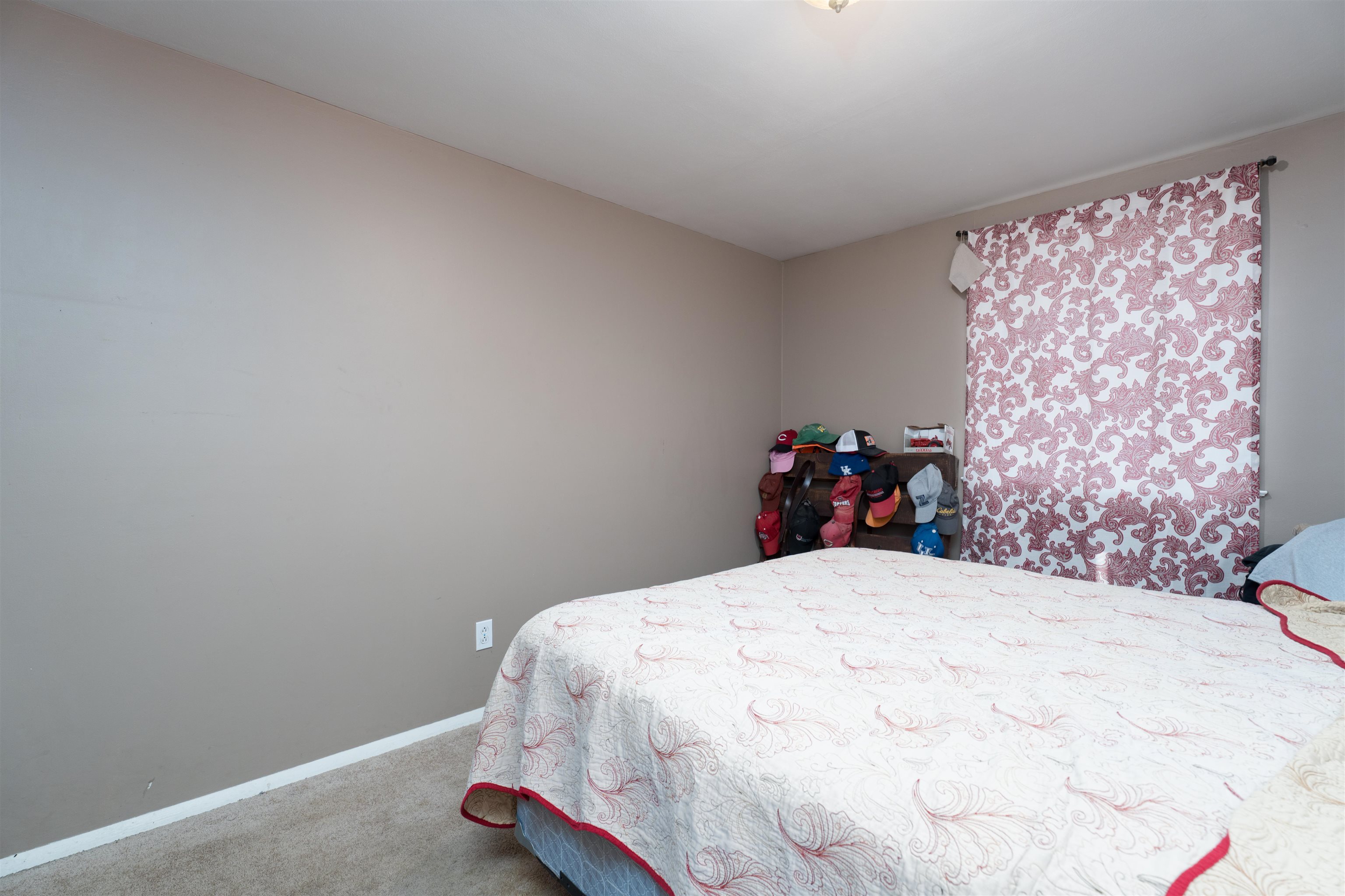 1002 Piedmont Drive, Owensboro, Kentucky 42301, 3 Bedrooms Bedrooms, ,1 BathroomBathrooms,Single Family Residence,For Sale,Piedmont Drive,93309