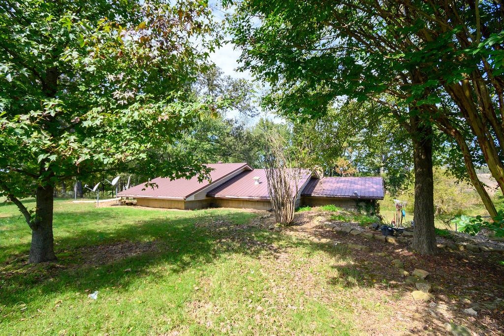 960 Bohannon Rd., Calhoun, Kentucky 42327, 2 Bedrooms Bedrooms, ,1 BathroomBathrooms,Single Family Residence,For Sale,Bohannon Rd.,93317