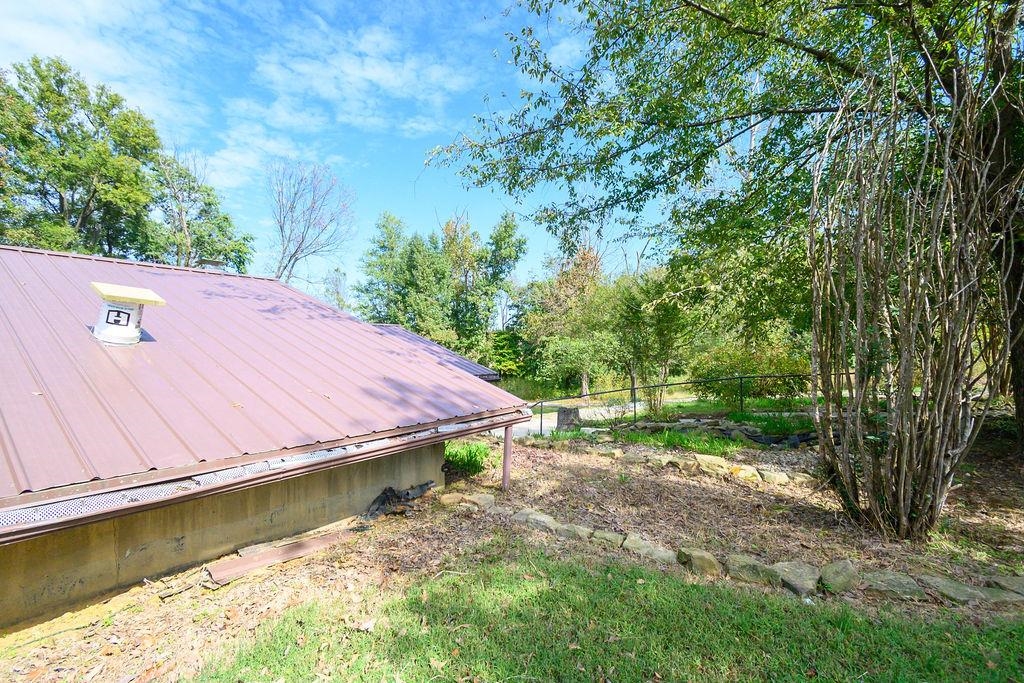 960 Bohannon Rd., Calhoun, Kentucky 42327, 2 Bedrooms Bedrooms, ,1 BathroomBathrooms,Single Family Residence,For Sale,Bohannon Rd.,93317