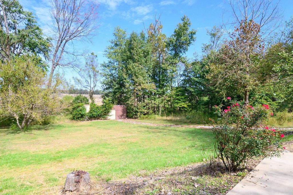 960 Bohannon Rd., Calhoun, Kentucky 42327, 2 Bedrooms Bedrooms, ,1 BathroomBathrooms,Single Family Residence,For Sale,Bohannon Rd.,93317