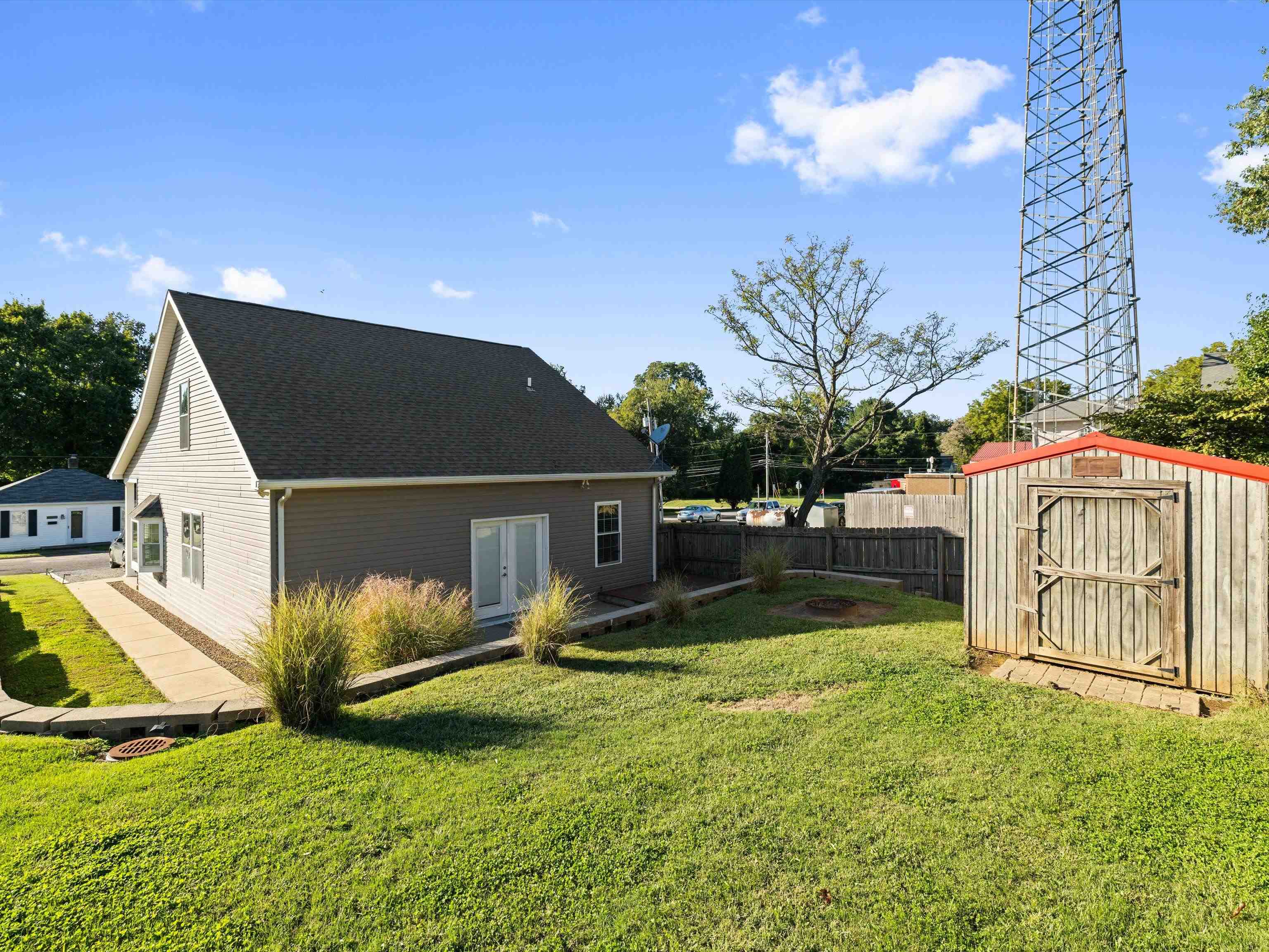 519 Monroe St, NEWBURGH, Kentucky 47630-1221, 3 Bedrooms Bedrooms, ,2 BathroomsBathrooms,Single Family Residence,For Sale,Monroe St,93319