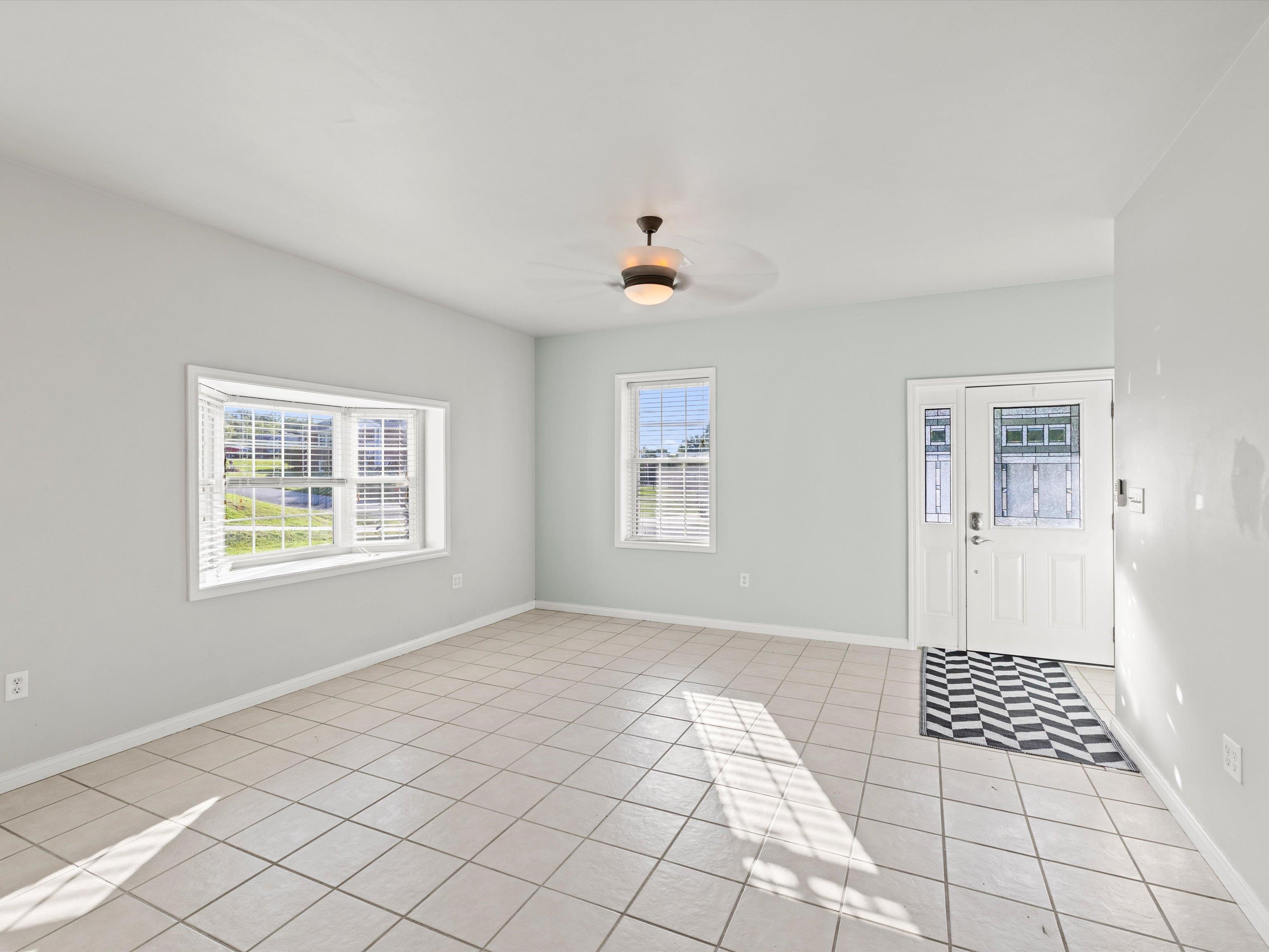 519 Monroe St, NEWBURGH, Kentucky 47630-1221, 3 Bedrooms Bedrooms, ,2 BathroomsBathrooms,Single Family Residence,For Sale,Monroe St,93319