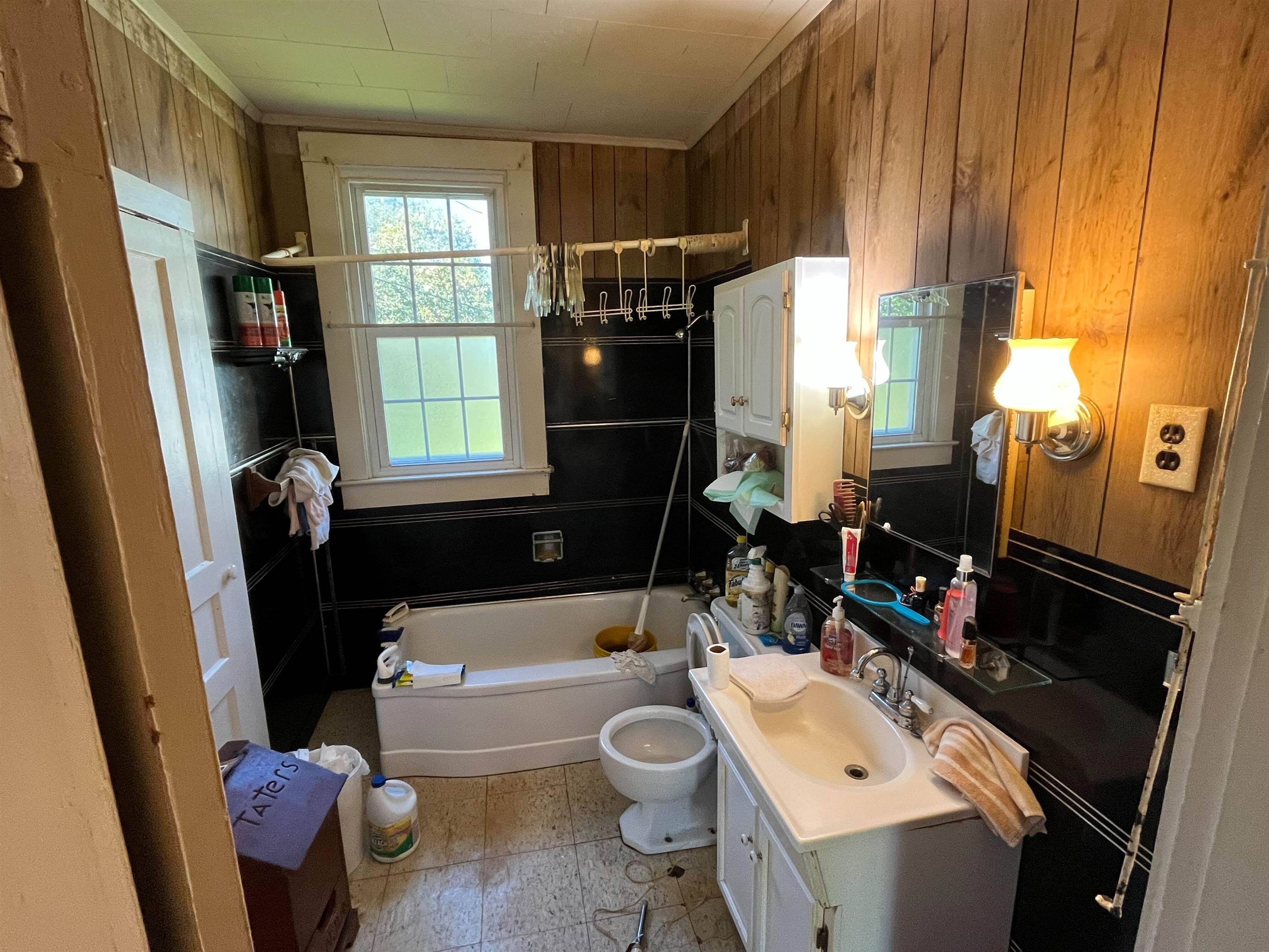 615 Wyatt Ave, Madisonville, Kentucky 42303, 2 Bedrooms Bedrooms, ,1 BathroomBathrooms,Single Family Residence,For Sale,Wyatt Ave,93321