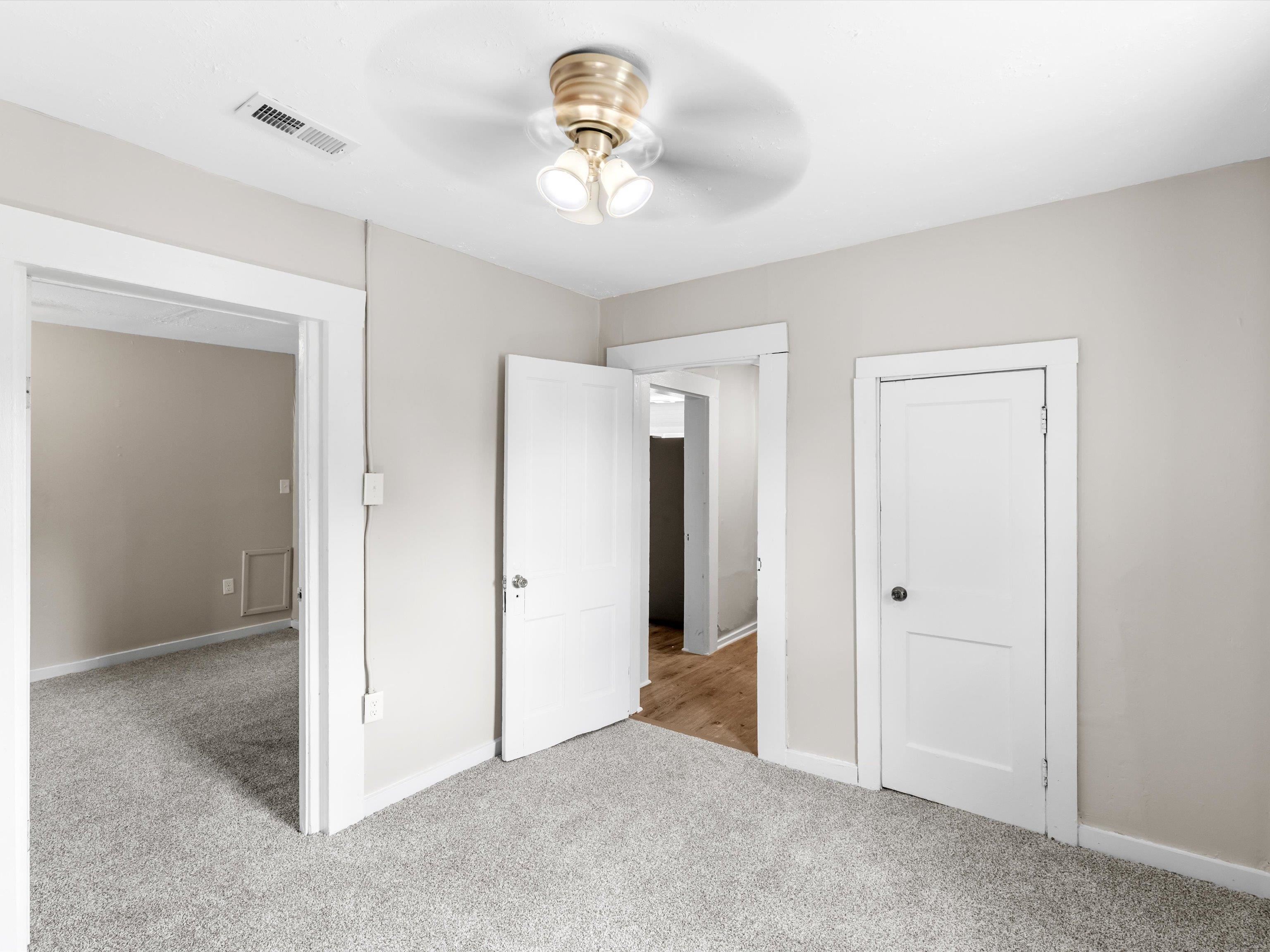 2304 7th St, Owensboro, Kentucky 42301, 3 Bedrooms Bedrooms, ,1 BathroomBathrooms,Single Family Residence,For Sale,7th St,93324