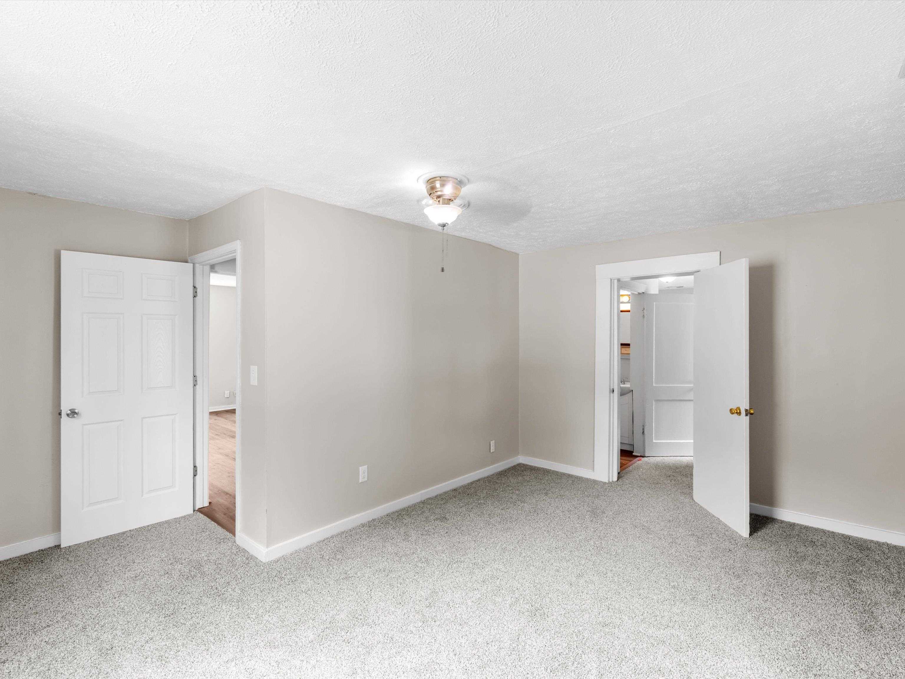 2304 7th St, Owensboro, Kentucky 42301, 3 Bedrooms Bedrooms, ,1 BathroomBathrooms,Single Family Residence,For Sale,7th St,93324
