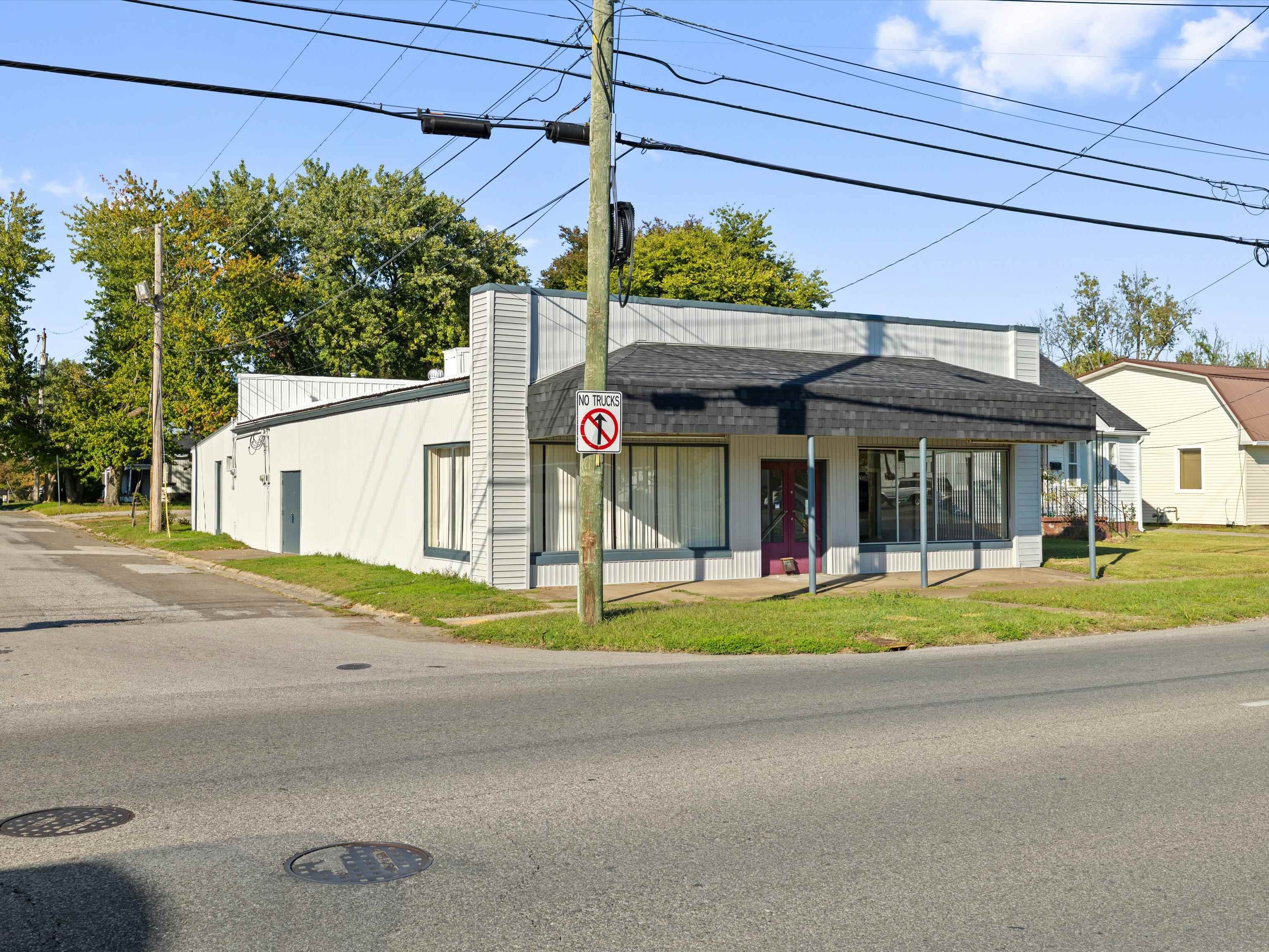 1921 West 2nd Street, Owensboro, Kentucky 42301, ,Office,For Sale,West 2nd Street,93325