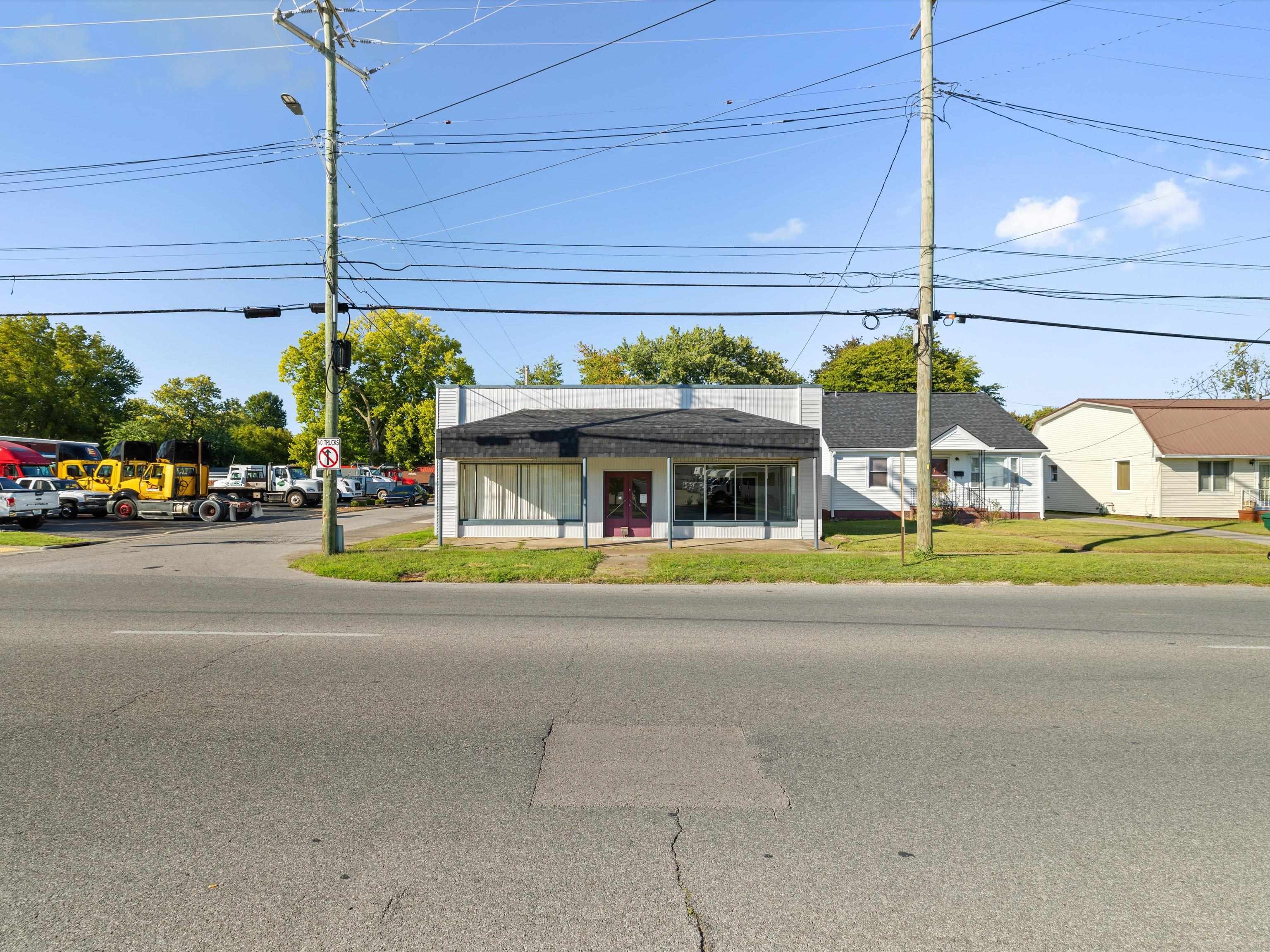 1921 West 2nd Street, Owensboro, Kentucky 42301, ,Office,For Sale,West 2nd Street,93325