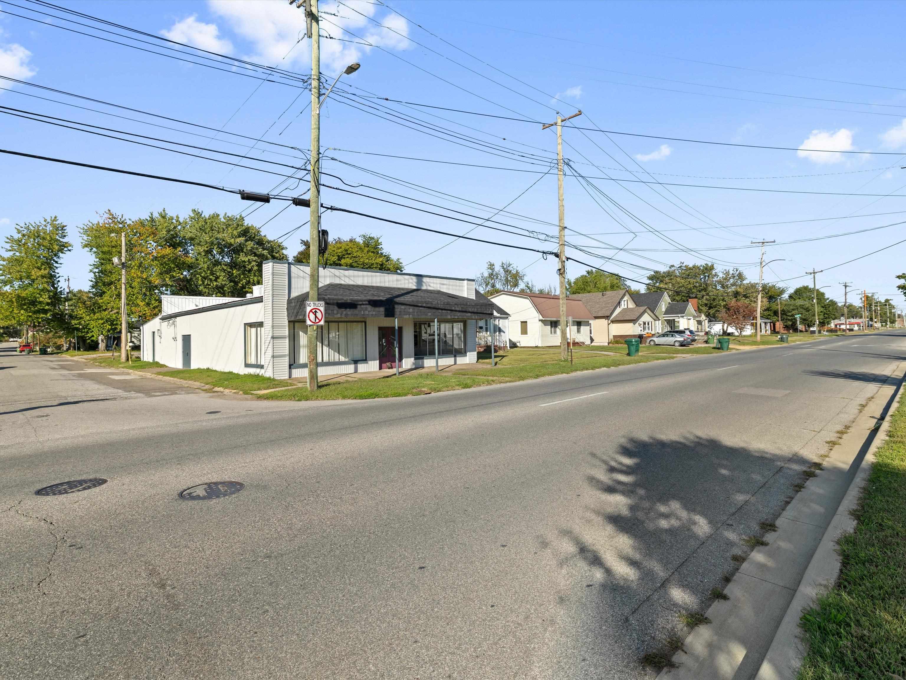 1921 West 2nd Street, Owensboro, Kentucky 42301, ,Office,For Sale,West 2nd Street,93325