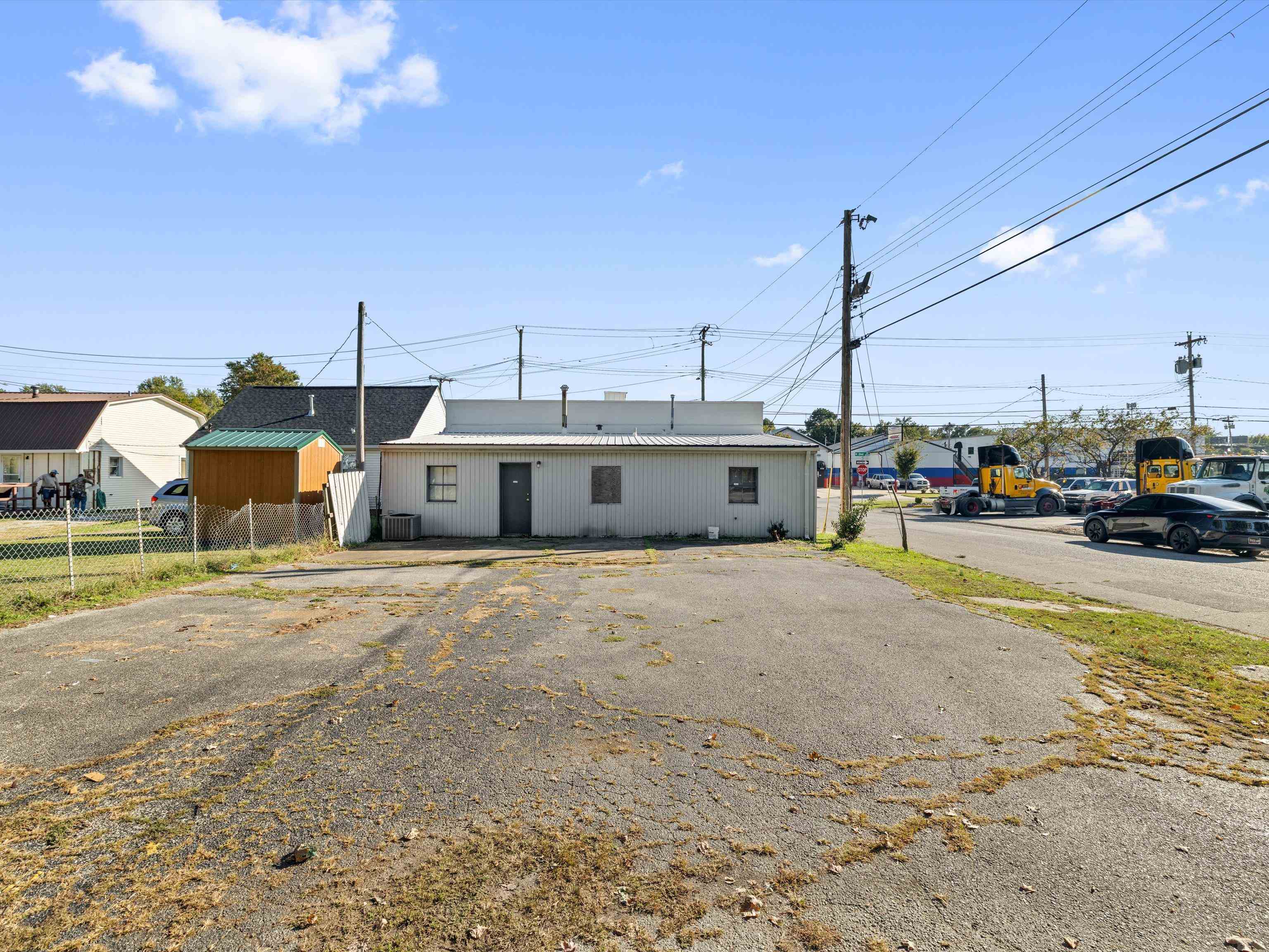 1921 West 2nd Street, Owensboro, Kentucky 42301, ,Office,For Sale,West 2nd Street,93325