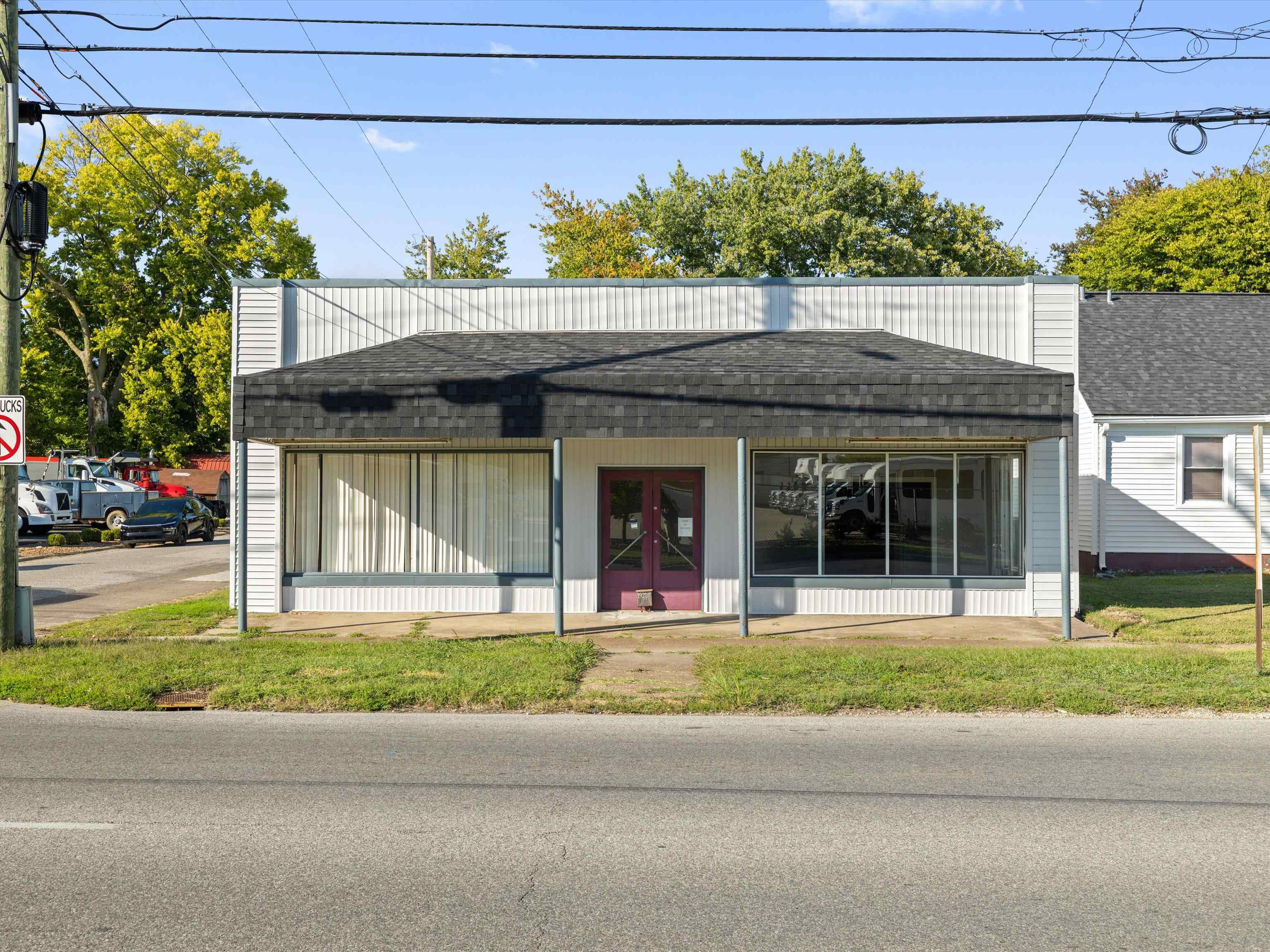 1921 West 2nd Street, Owensboro, Kentucky 42301, ,Office,For Sale,West 2nd Street,93325