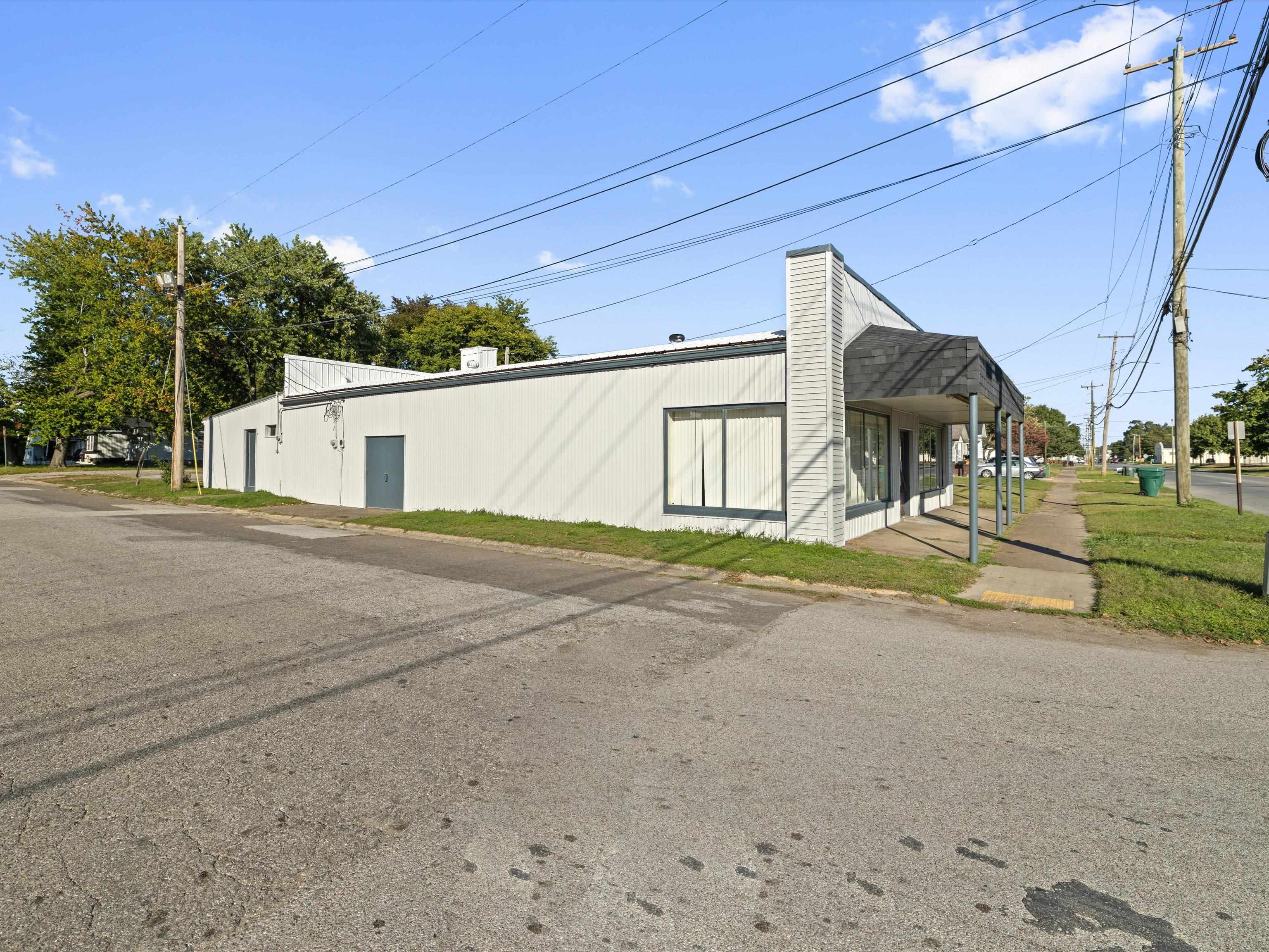 1921 West 2nd Street, Owensboro, Kentucky 42301, ,Office,For Sale,West 2nd Street,93325