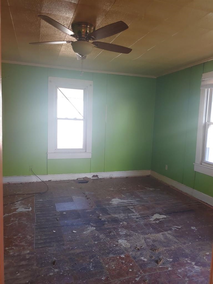 1408 Jackson St, Owensboro, Kentucky 42303, 1 Bedroom Bedrooms, ,1 BathroomBathrooms,Single Family Residence,For Sale,Jackson St,93328
