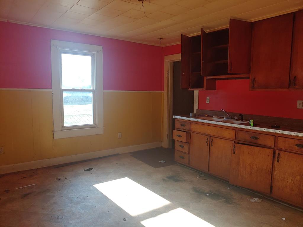 1408 Jackson St, Owensboro, Kentucky 42303, 1 Bedroom Bedrooms, ,1 BathroomBathrooms,Single Family Residence,For Sale,Jackson St,93328