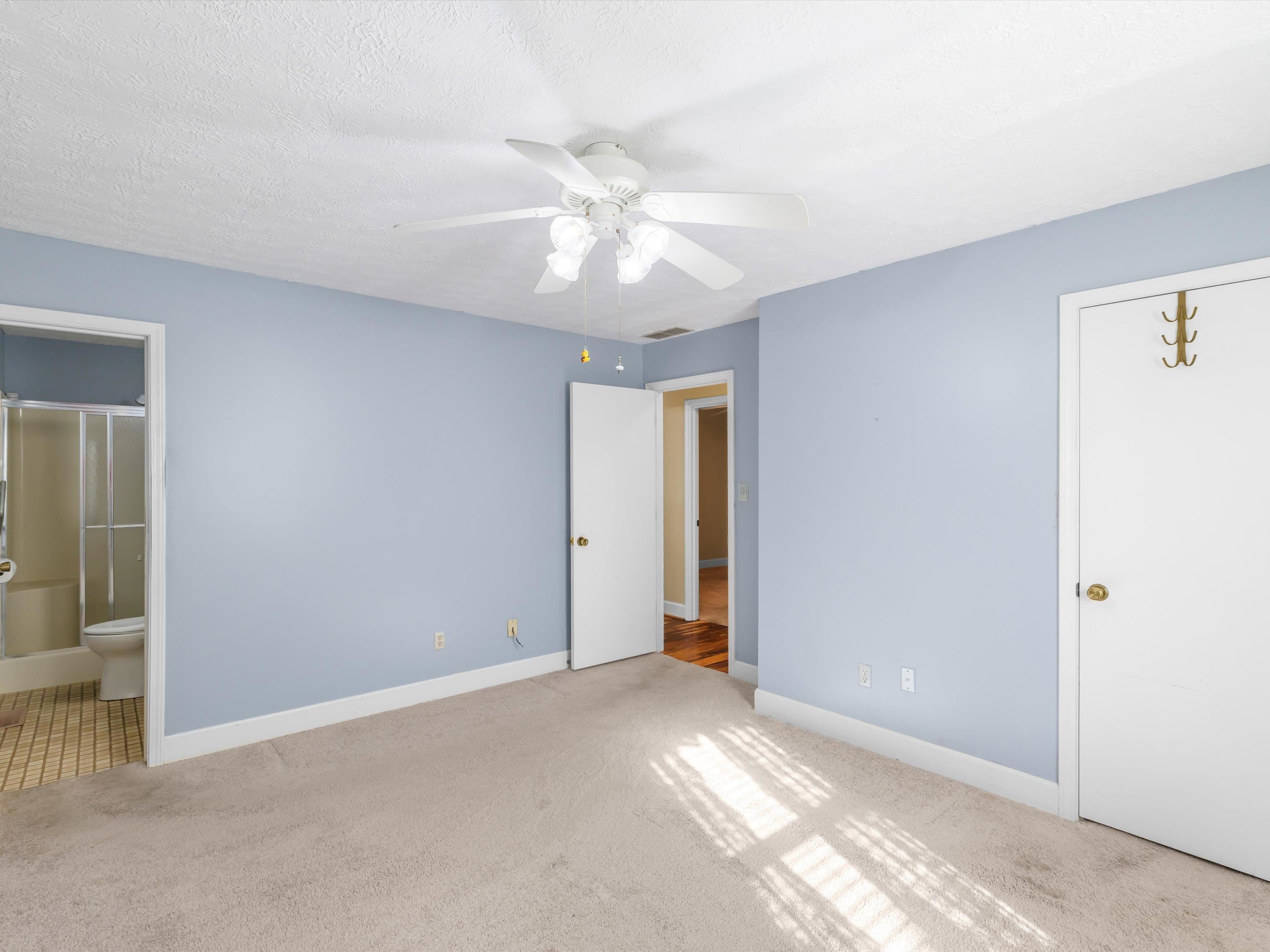 3609 War Admiral Dr, Owensboro, Kentucky 42303, 3 Bedrooms Bedrooms, ,2 BathroomsBathrooms,Single Family Residence,For Sale,War Admiral Dr,93329