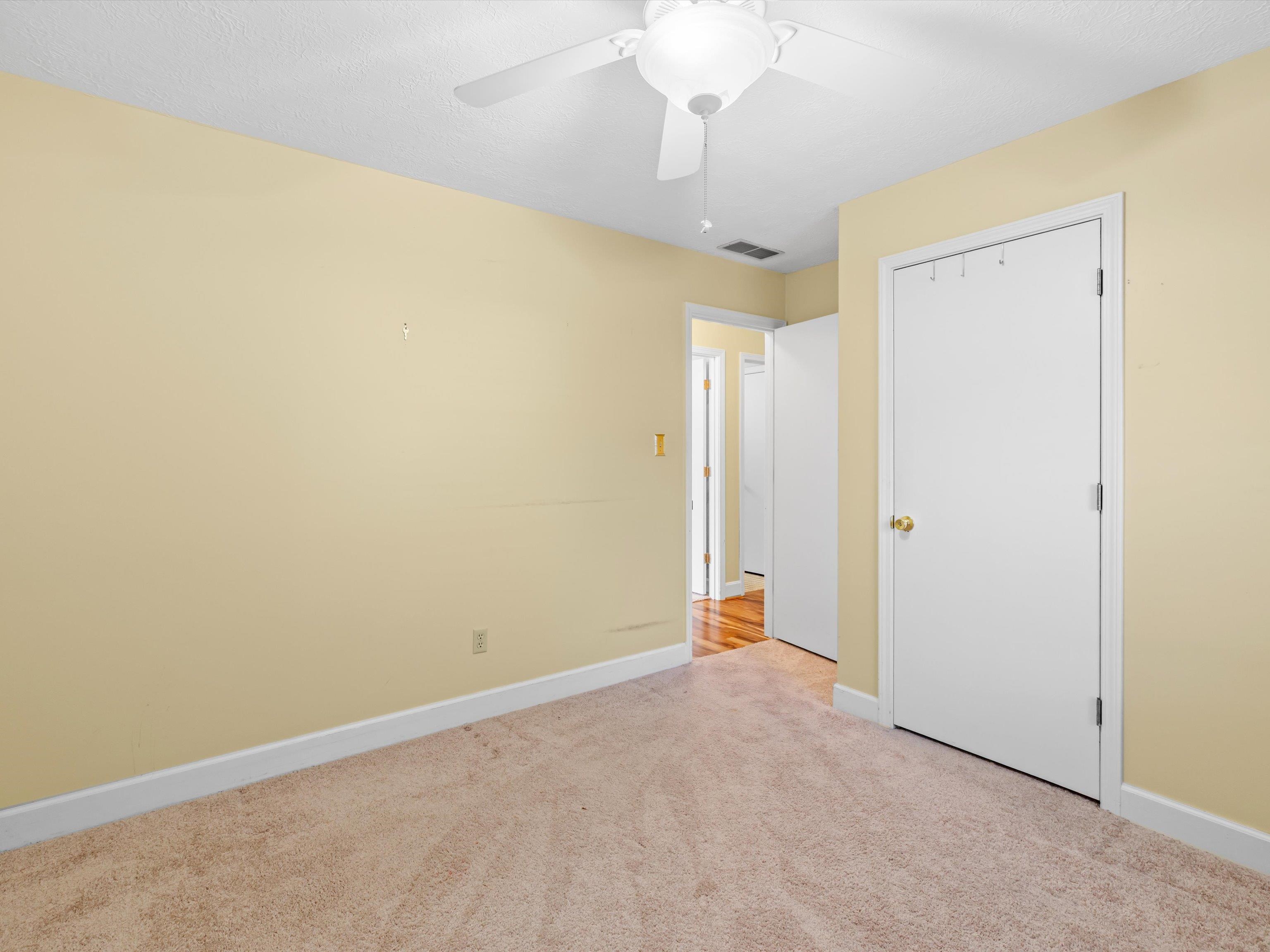 3609 War Admiral Dr, Owensboro, Kentucky 42303, 3 Bedrooms Bedrooms, ,2 BathroomsBathrooms,Single Family Residence,For Sale,War Admiral Dr,93329