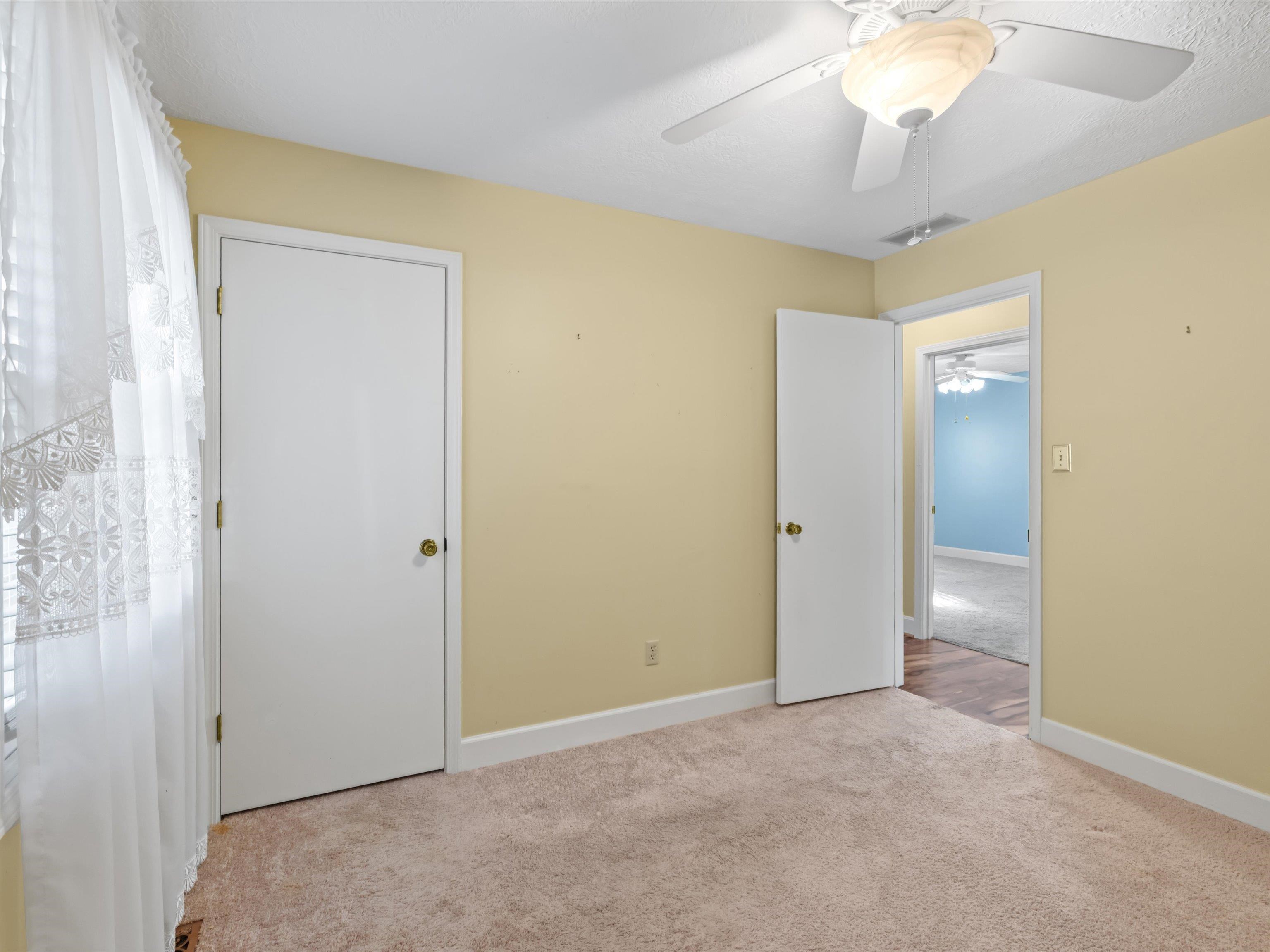 3609 War Admiral Dr, Owensboro, Kentucky 42303, 3 Bedrooms Bedrooms, ,2 BathroomsBathrooms,Single Family Residence,For Sale,War Admiral Dr,93329