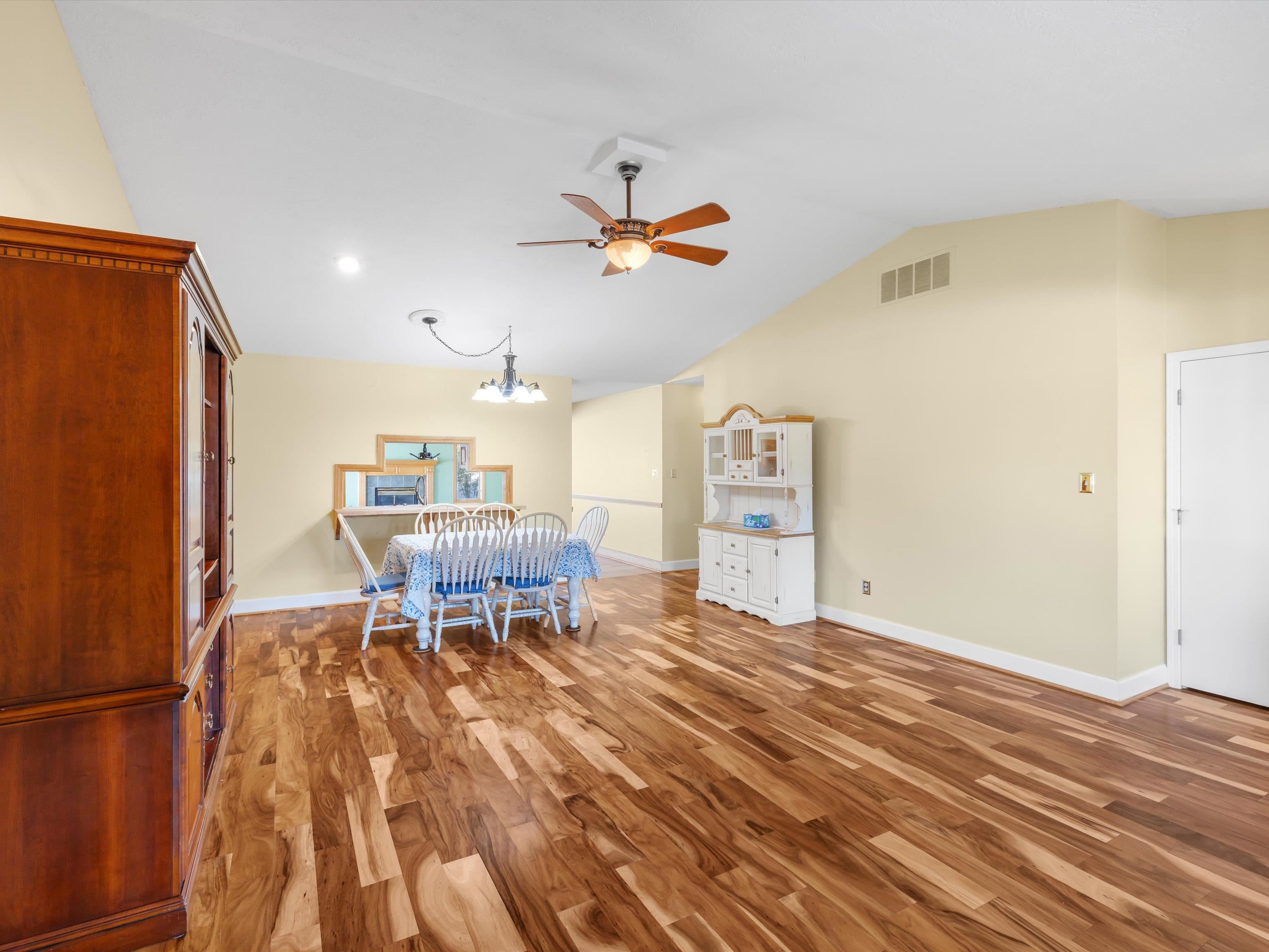 3609 War Admiral Dr, Owensboro, Kentucky 42303, 3 Bedrooms Bedrooms, ,2 BathroomsBathrooms,Single Family Residence,For Sale,War Admiral Dr,93329