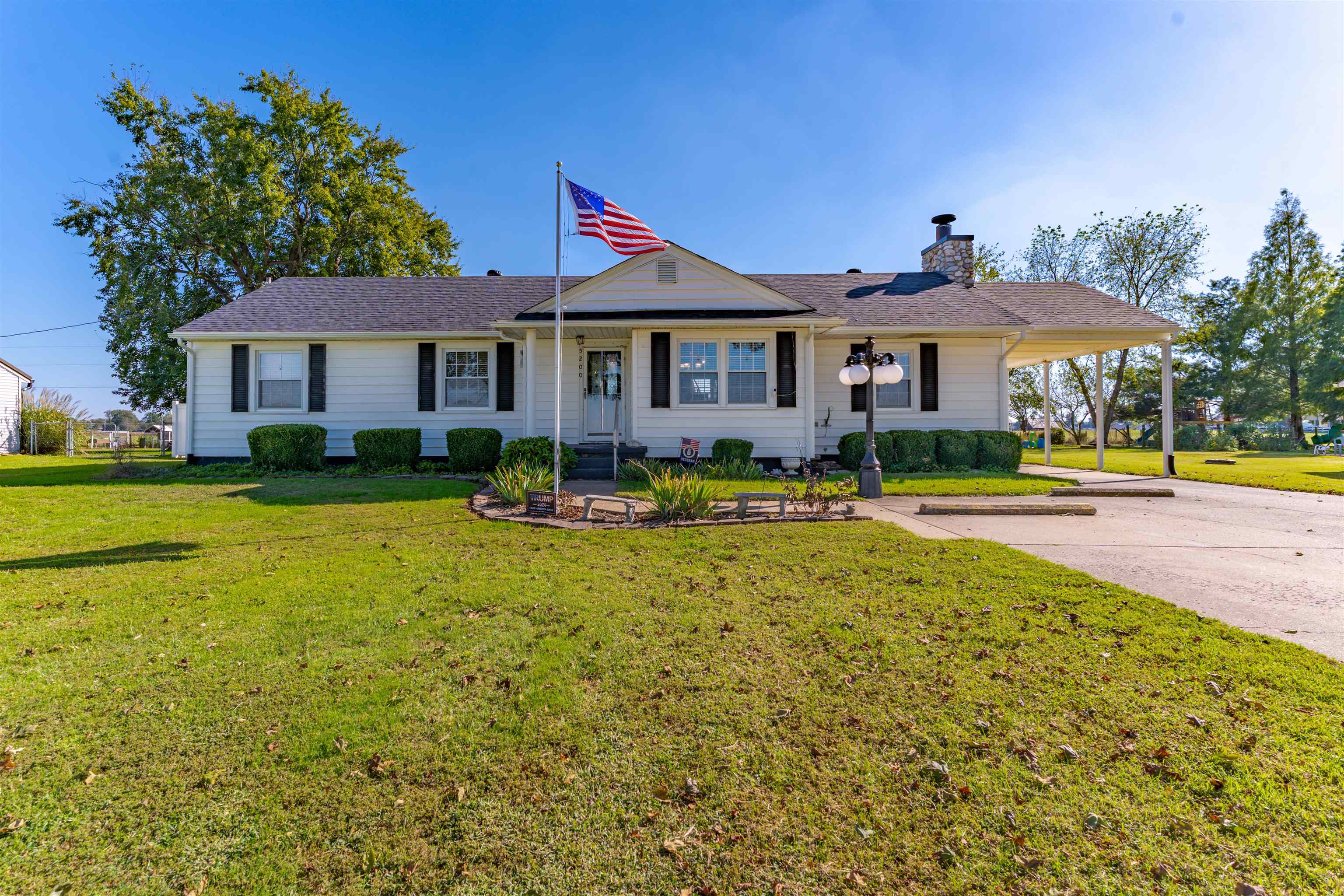 5200 Haycraft Lane, Owensboro, Kentucky 42301, 3 Bedrooms Bedrooms, ,2 BathroomsBathrooms,Single Family Residence,For Sale,Haycraft Lane,93330