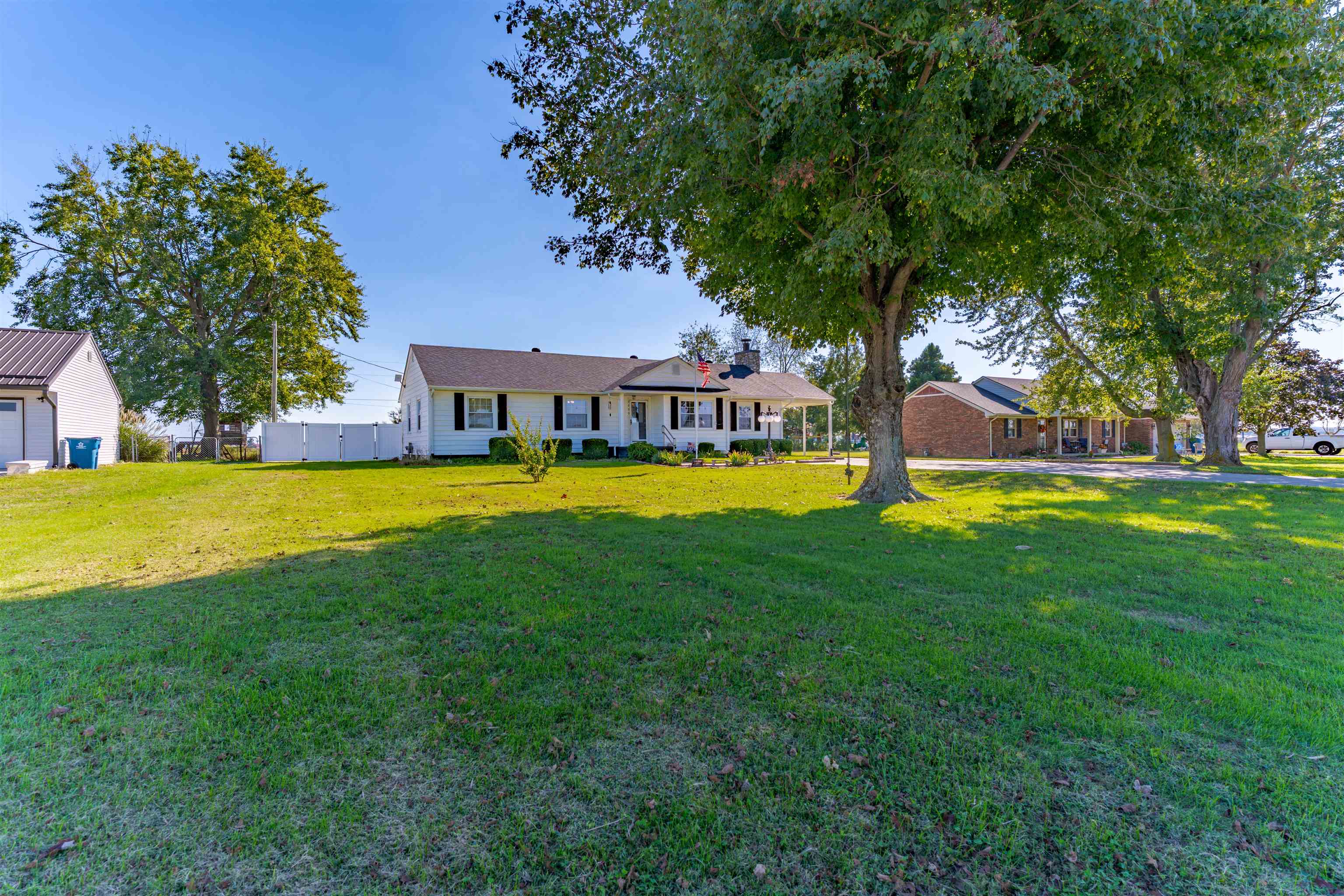5200 Haycraft Lane, Owensboro, Kentucky 42301, 3 Bedrooms Bedrooms, ,2 BathroomsBathrooms,Single Family Residence,For Sale,Haycraft Lane,93330