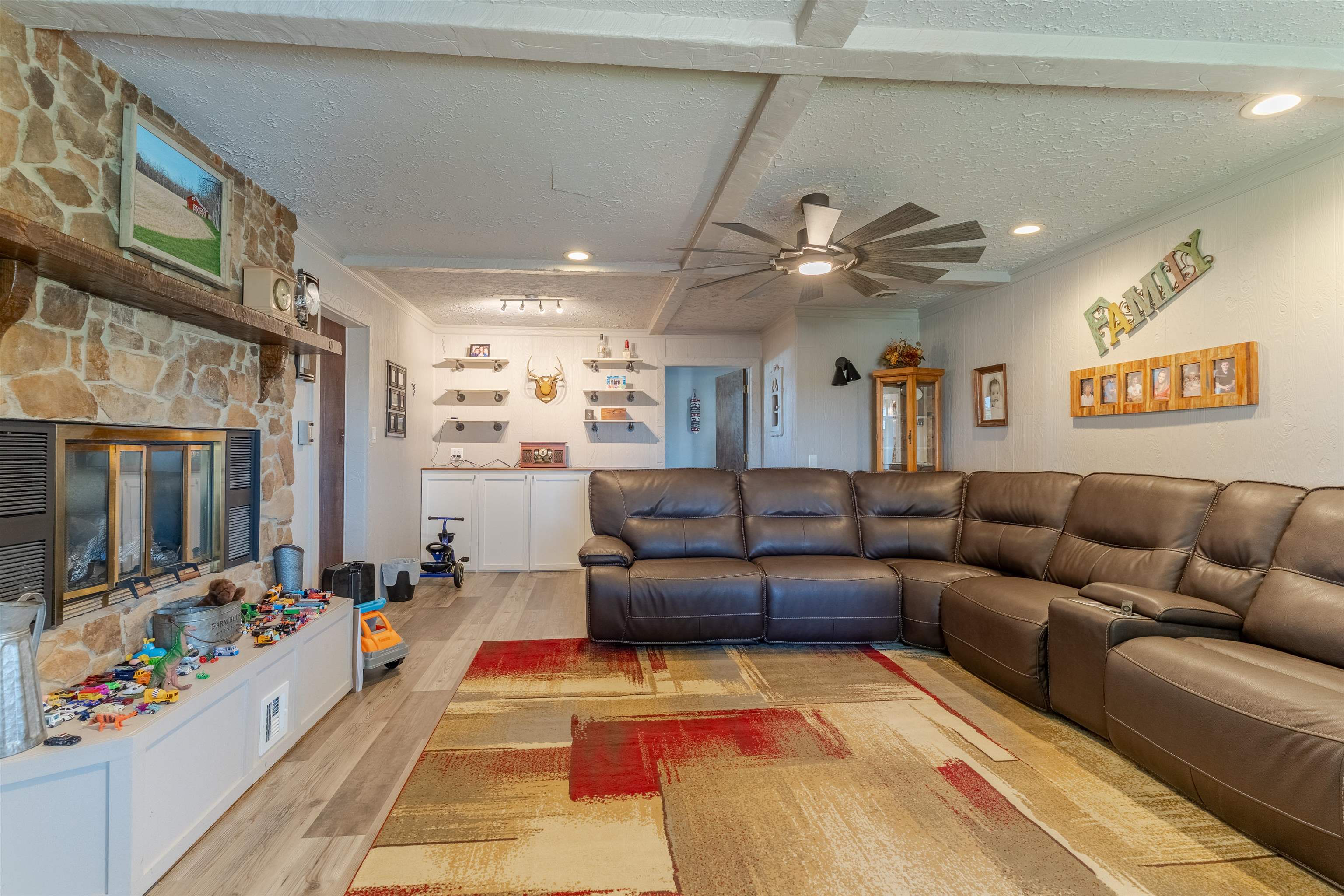 5200 Haycraft Lane, Owensboro, Kentucky 42301, 3 Bedrooms Bedrooms, ,2 BathroomsBathrooms,Single Family Residence,For Sale,Haycraft Lane,93330