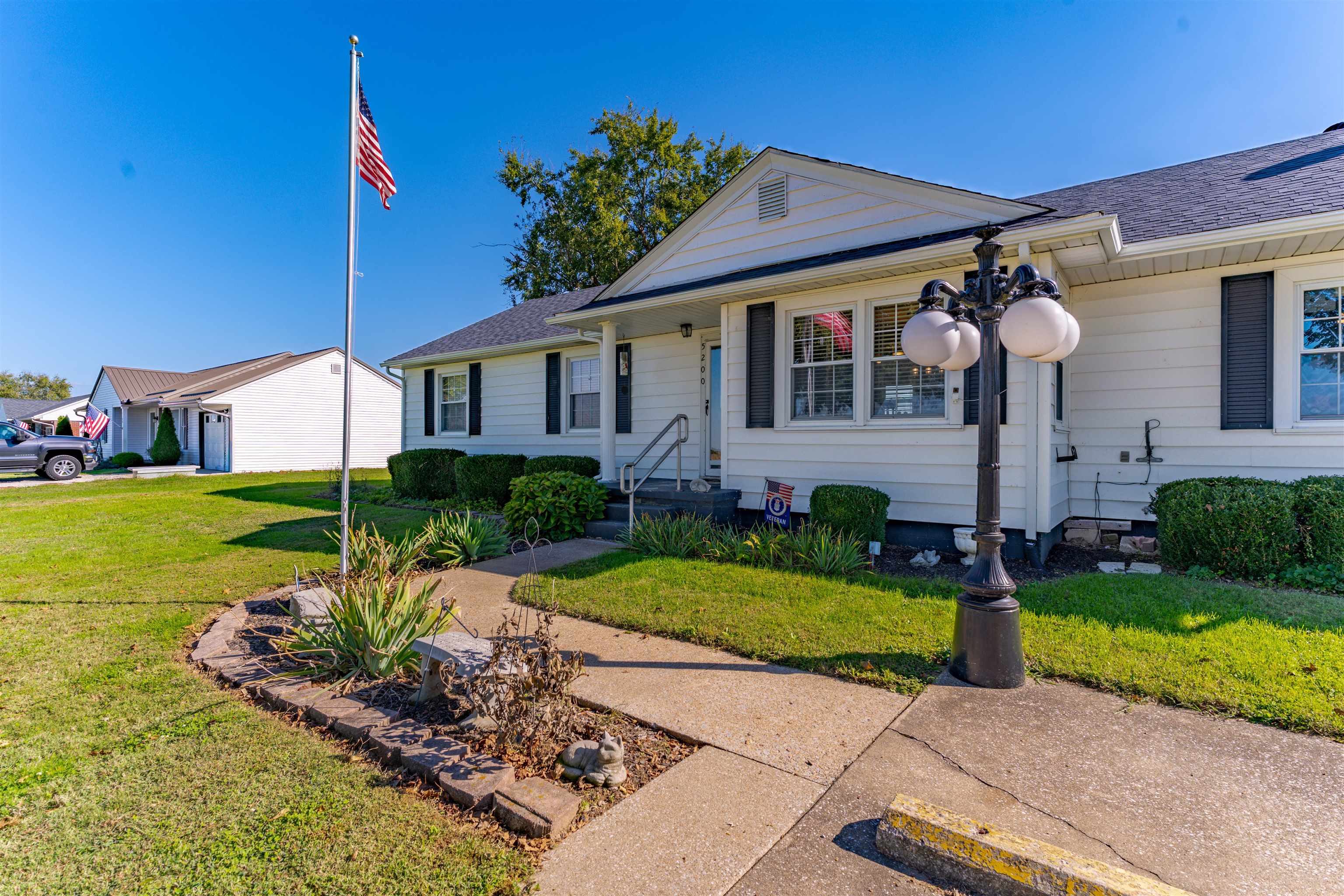 5200 Haycraft Lane, Owensboro, Kentucky 42301, 3 Bedrooms Bedrooms, ,2 BathroomsBathrooms,Single Family Residence,For Sale,Haycraft Lane,93330