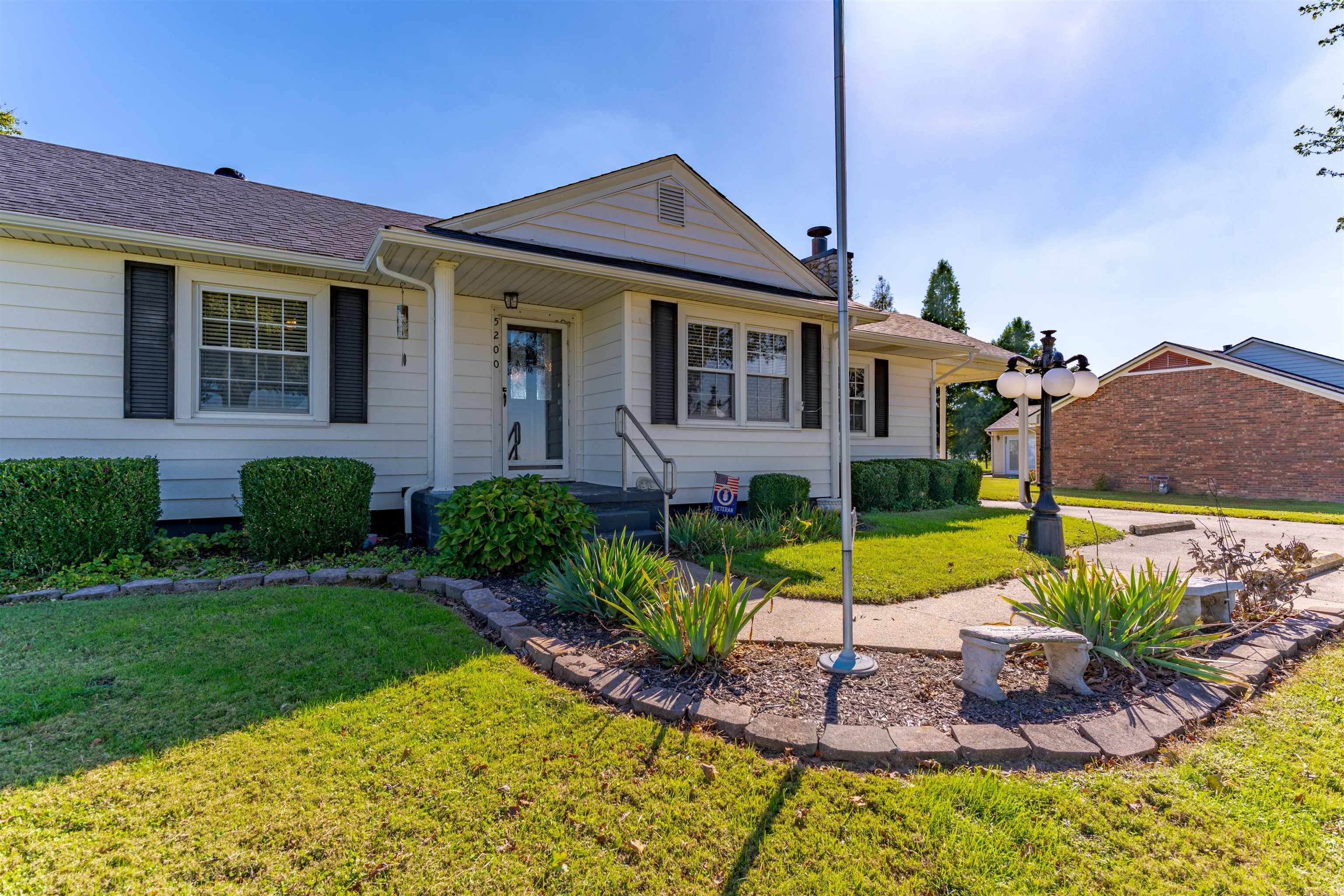 5200 Haycraft Lane, Owensboro, Kentucky 42301, 3 Bedrooms Bedrooms, ,2 BathroomsBathrooms,Single Family Residence,For Sale,Haycraft Lane,93330
