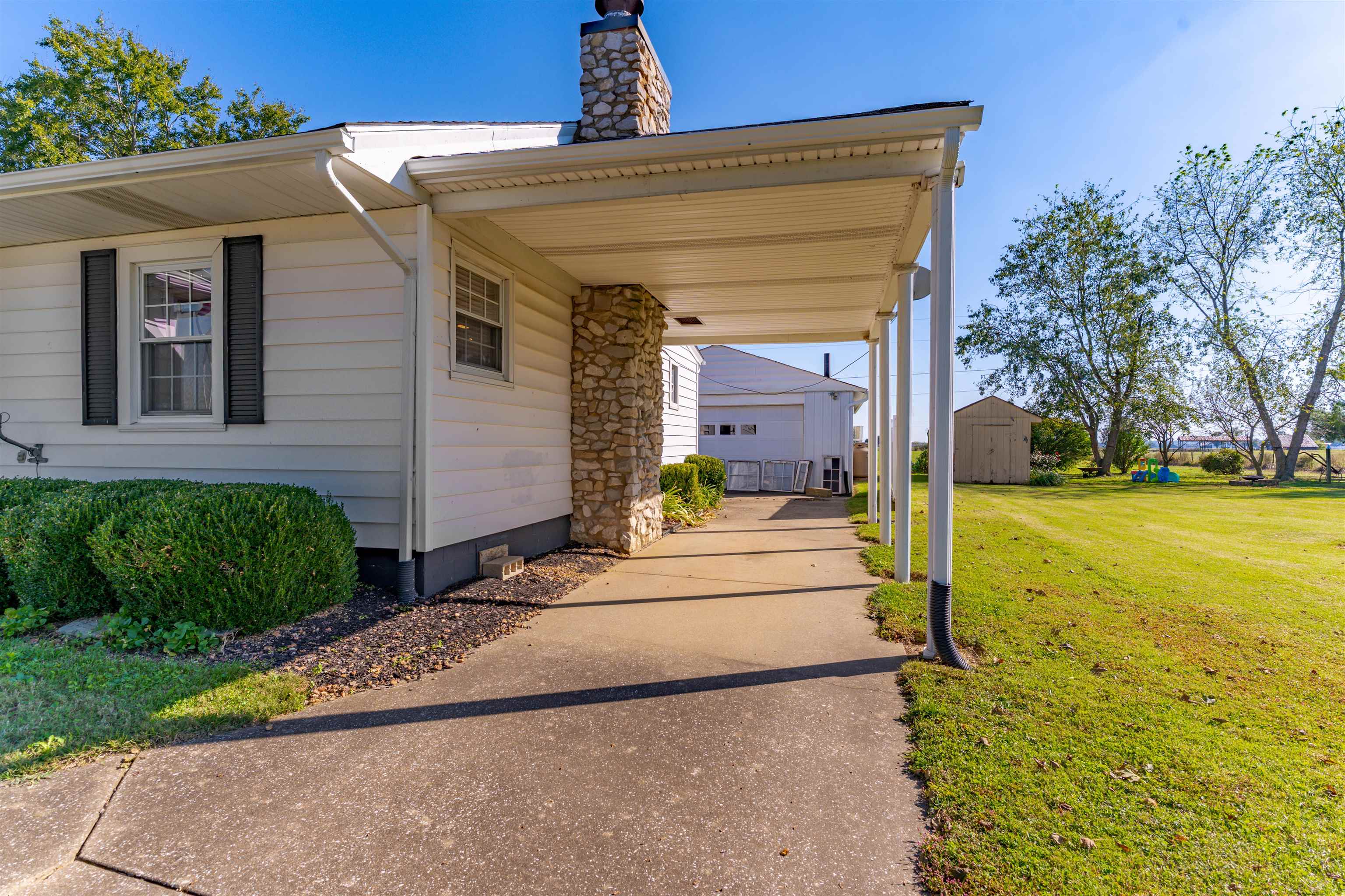 5200 Haycraft Lane, Owensboro, Kentucky 42301, 3 Bedrooms Bedrooms, ,2 BathroomsBathrooms,Single Family Residence,For Sale,Haycraft Lane,93330
