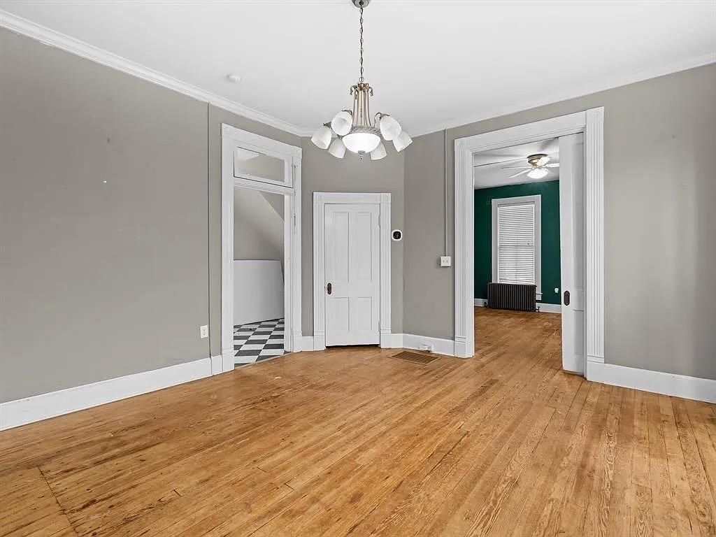 411 7th Street, Owensboro, Kentucky 42301, 3 Bedrooms Bedrooms, ,2 BathroomsBathrooms,Single Family Residence,For Sale,7th Street,93334