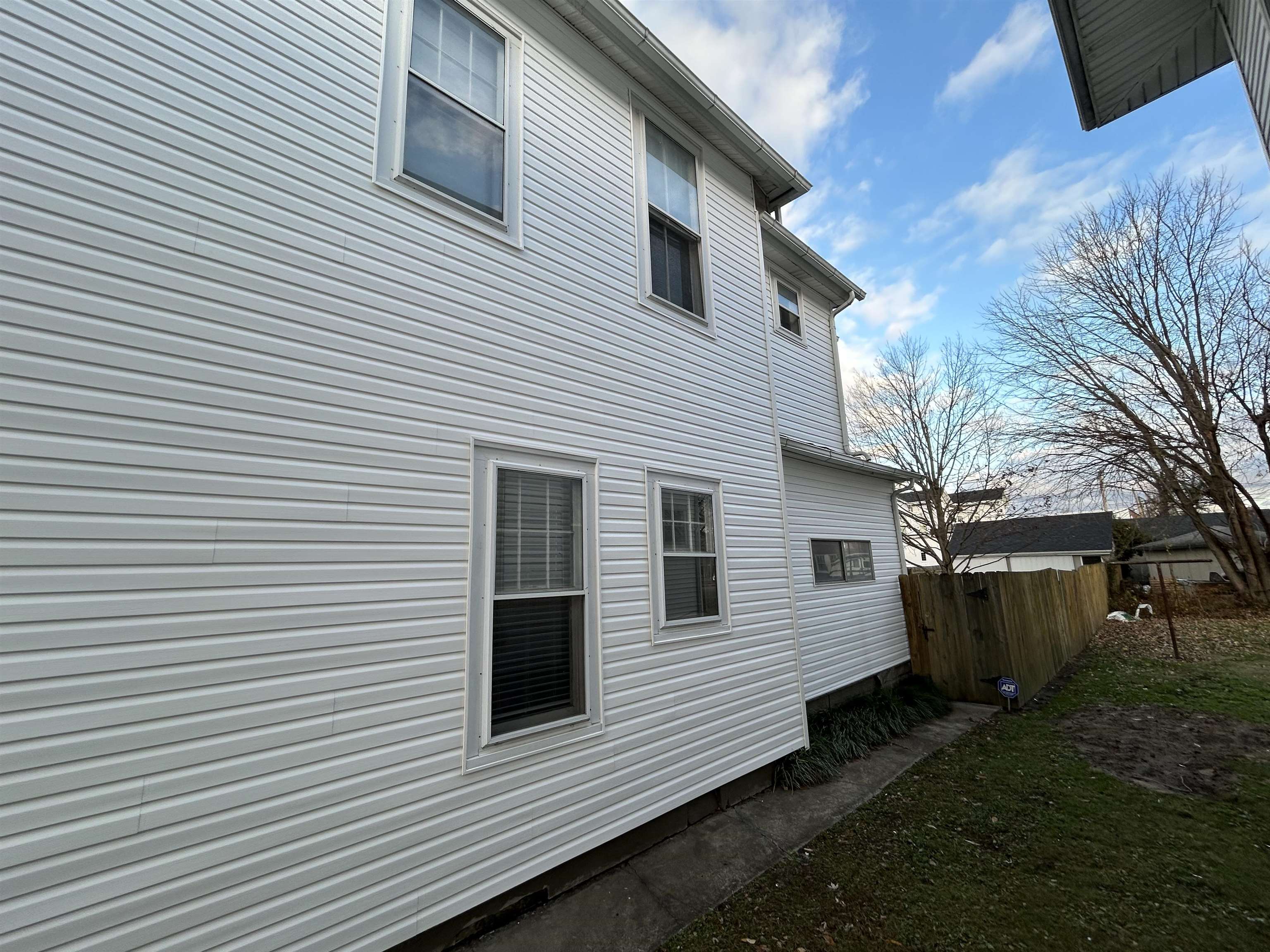 411 7th Street, Owensboro, Kentucky 42301, 3 Bedrooms Bedrooms, ,2 BathroomsBathrooms,Single Family Residence,For Sale,7th Street,93334