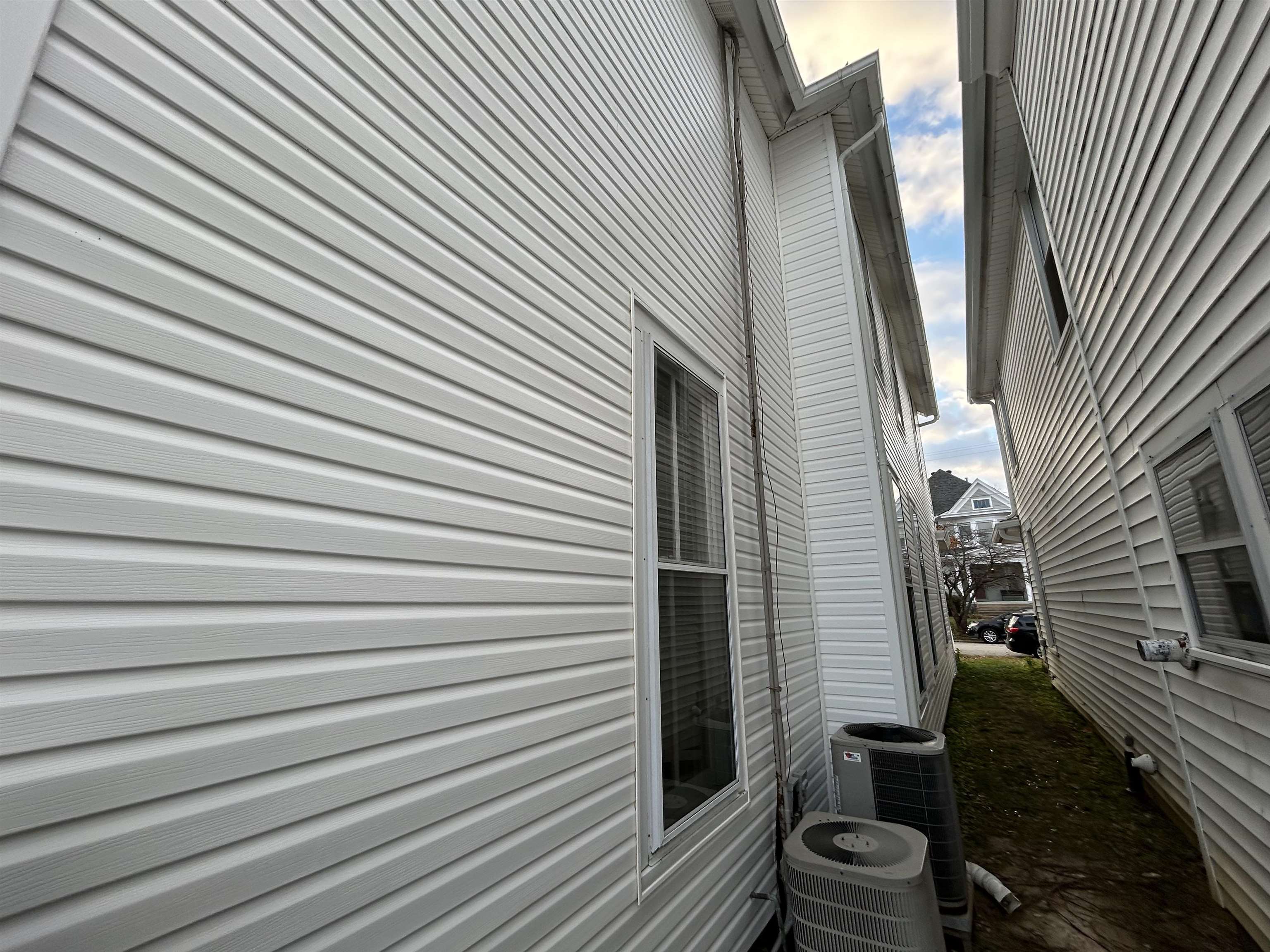 411 7th Street, Owensboro, Kentucky 42301, 3 Bedrooms Bedrooms, ,2 BathroomsBathrooms,Single Family Residence,For Sale,7th Street,93334