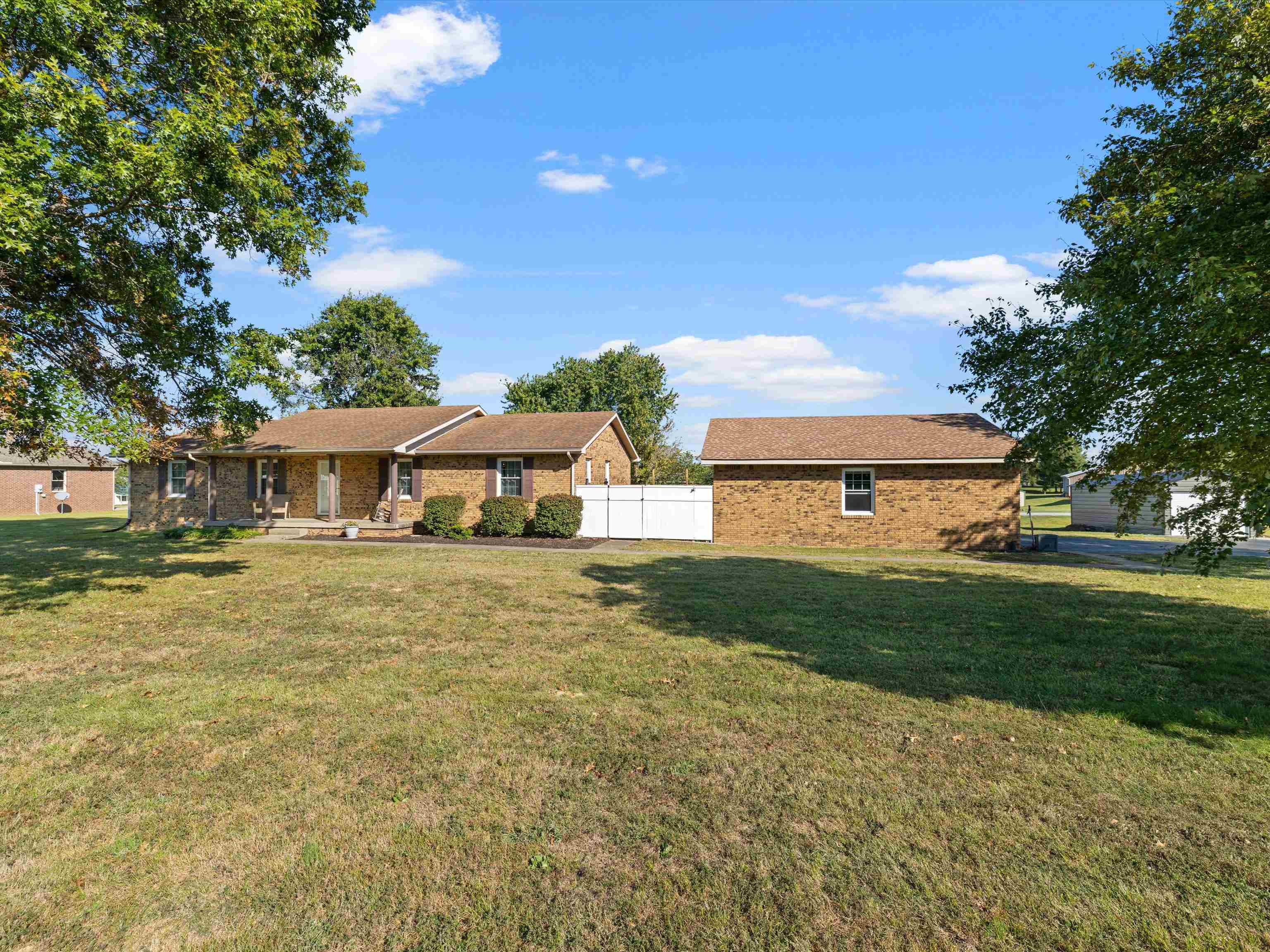 235 Beeny Road, Manitou, Kentucky 42436, 4 Bedrooms Bedrooms, ,2 BathroomsBathrooms,Single Family Residence,For Sale,Beeny Road,93335