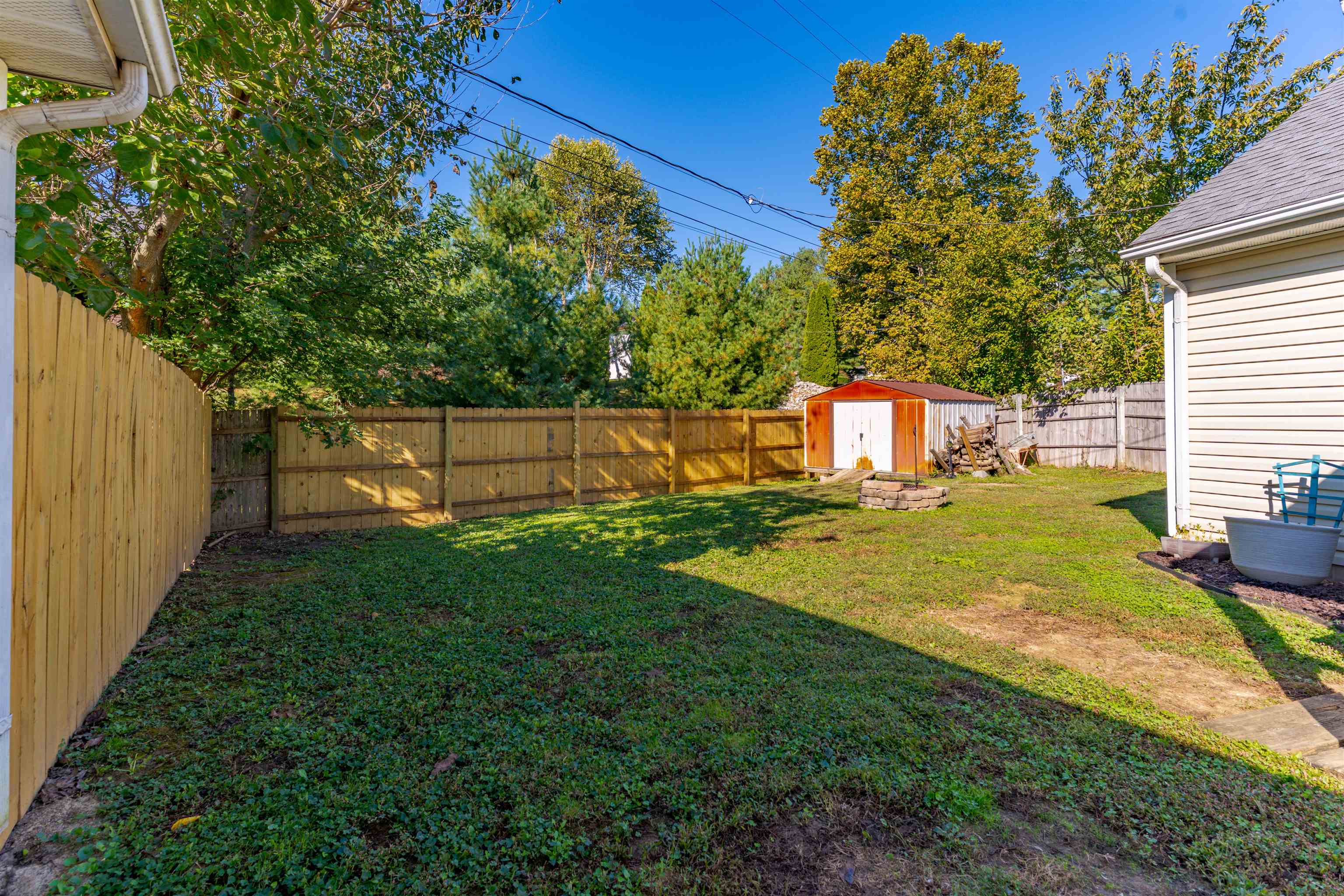 932 Millcreek Drive, Henderson, Kentucky 42420, 2 Bedrooms Bedrooms, ,2 BathroomsBathrooms,Single Family Residence,For Sale,Millcreek Drive,93340