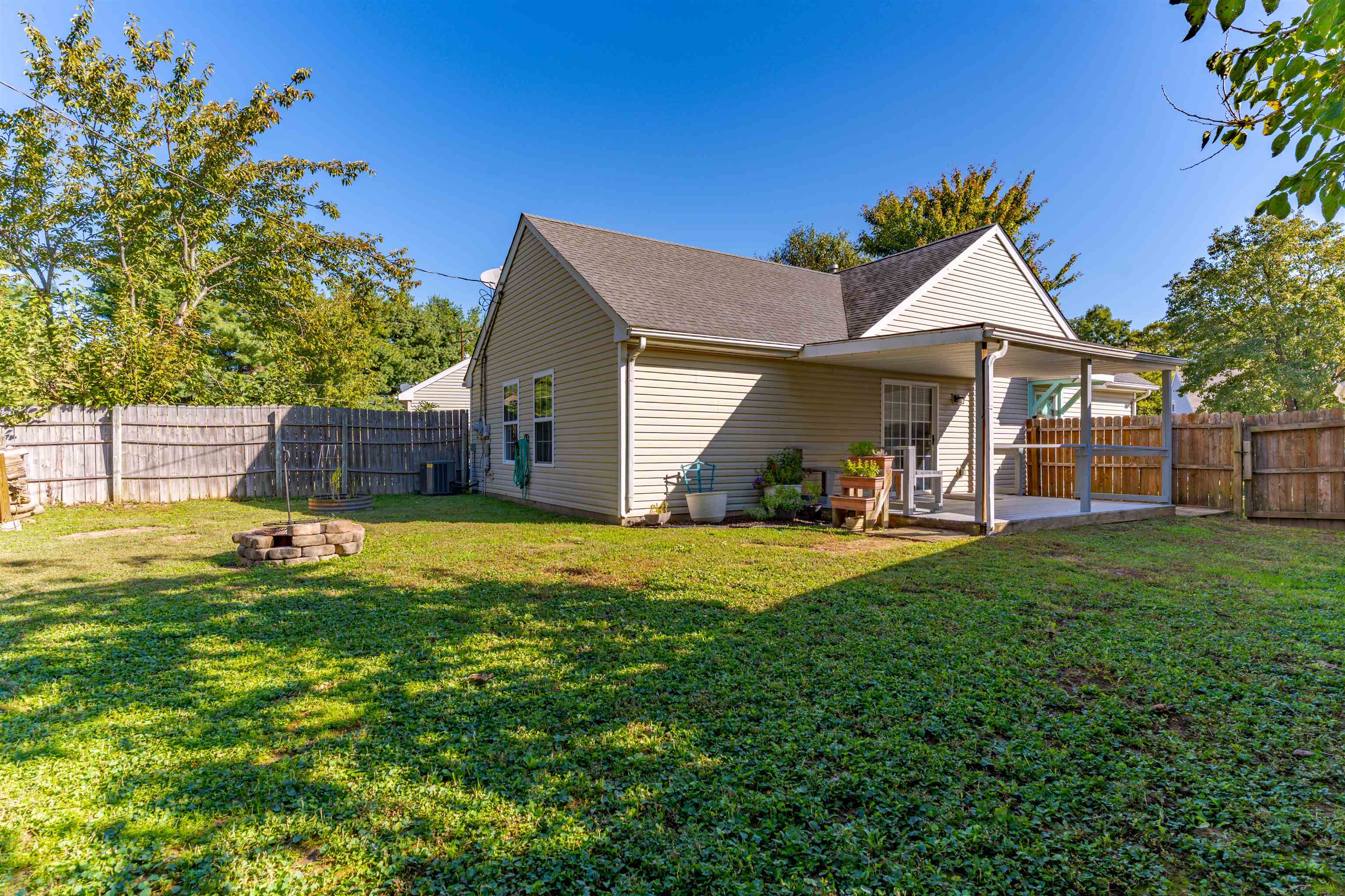 932 Millcreek Drive, Henderson, Kentucky 42420, 2 Bedrooms Bedrooms, ,2 BathroomsBathrooms,Single Family Residence,For Sale,Millcreek Drive,93340