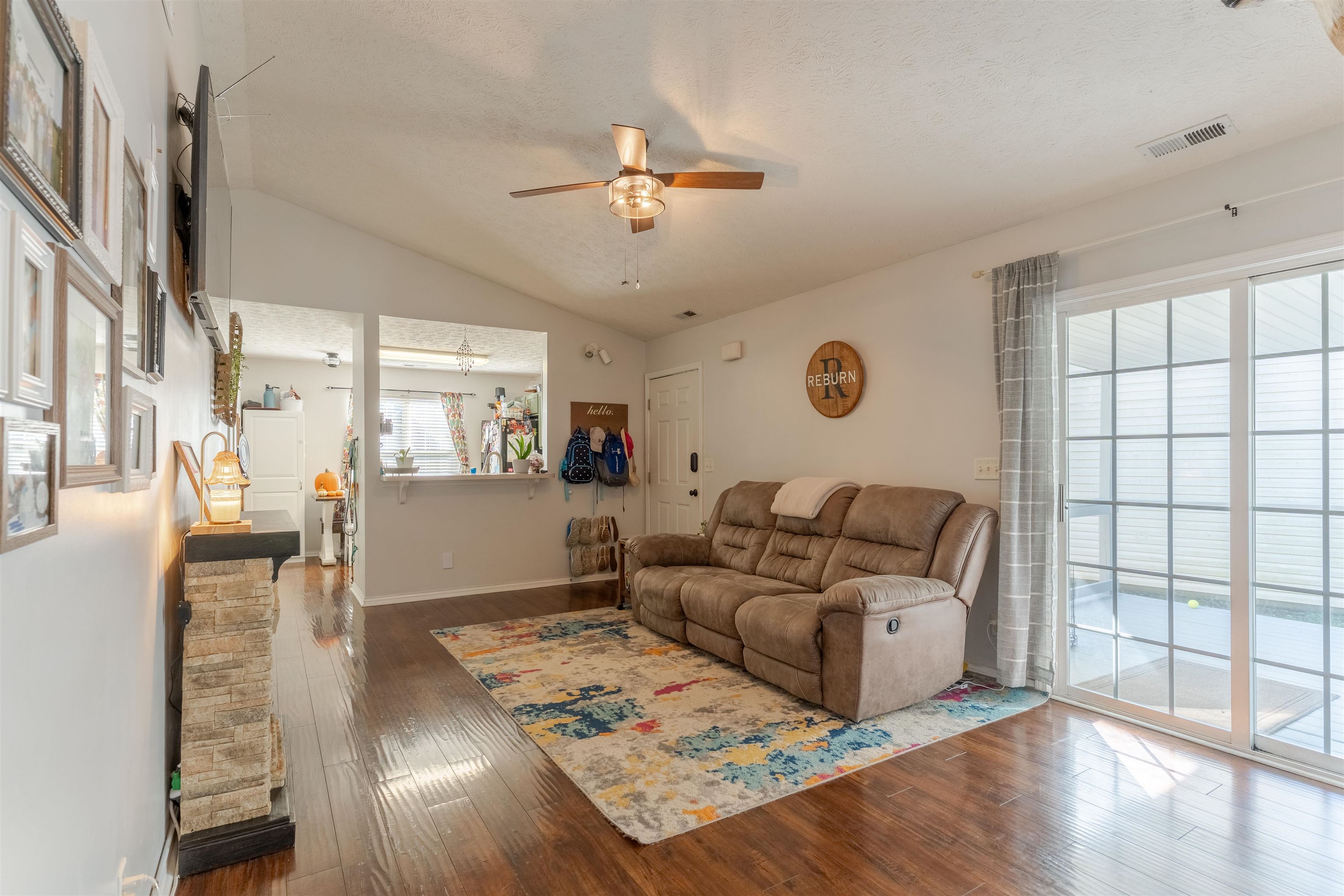 932 Millcreek Drive, Henderson, Kentucky 42420, 2 Bedrooms Bedrooms, ,2 BathroomsBathrooms,Single Family Residence,For Sale,Millcreek Drive,93340