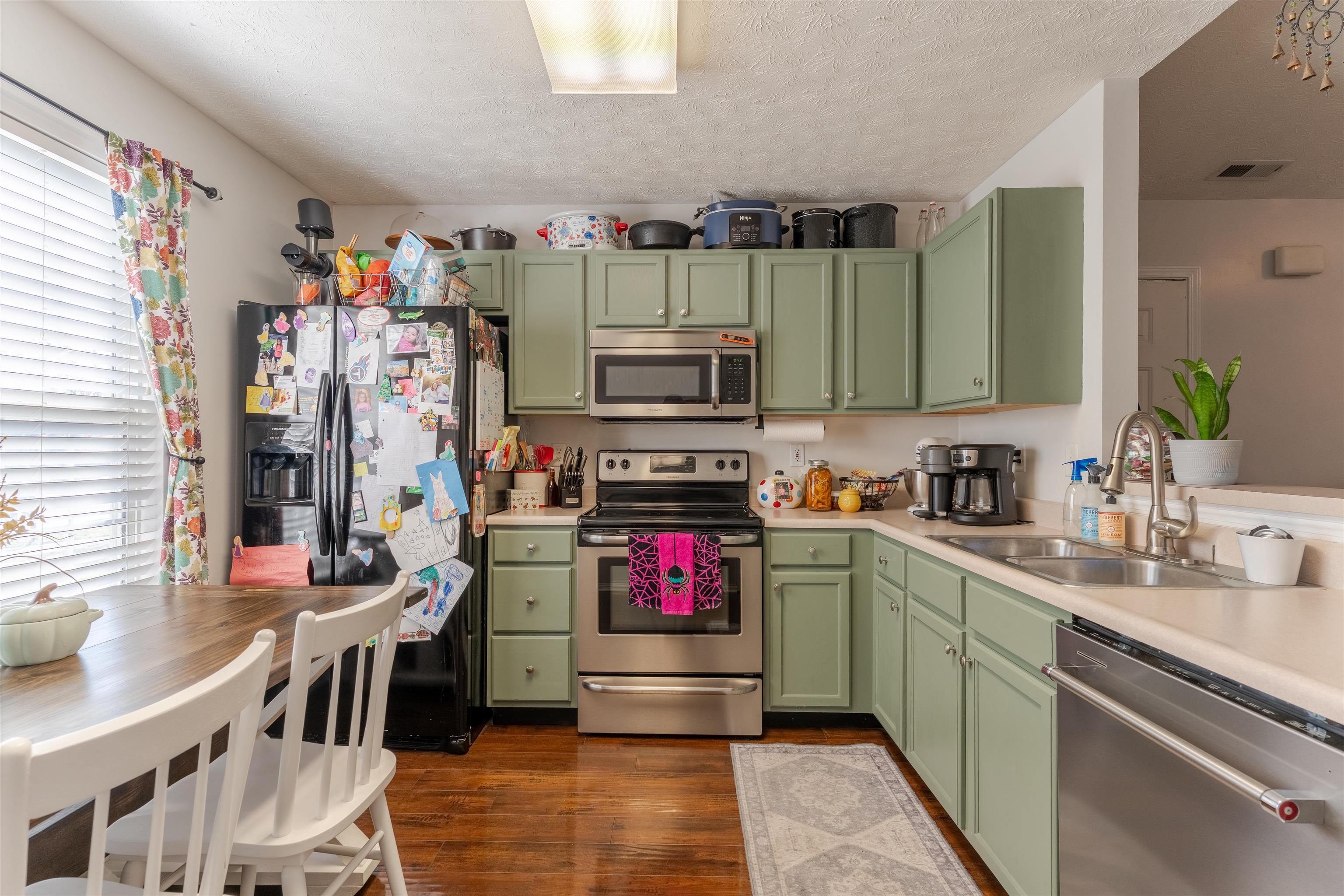 932 Millcreek Drive, Henderson, Kentucky 42420, 2 Bedrooms Bedrooms, ,2 BathroomsBathrooms,Single Family Residence,For Sale,Millcreek Drive,93340