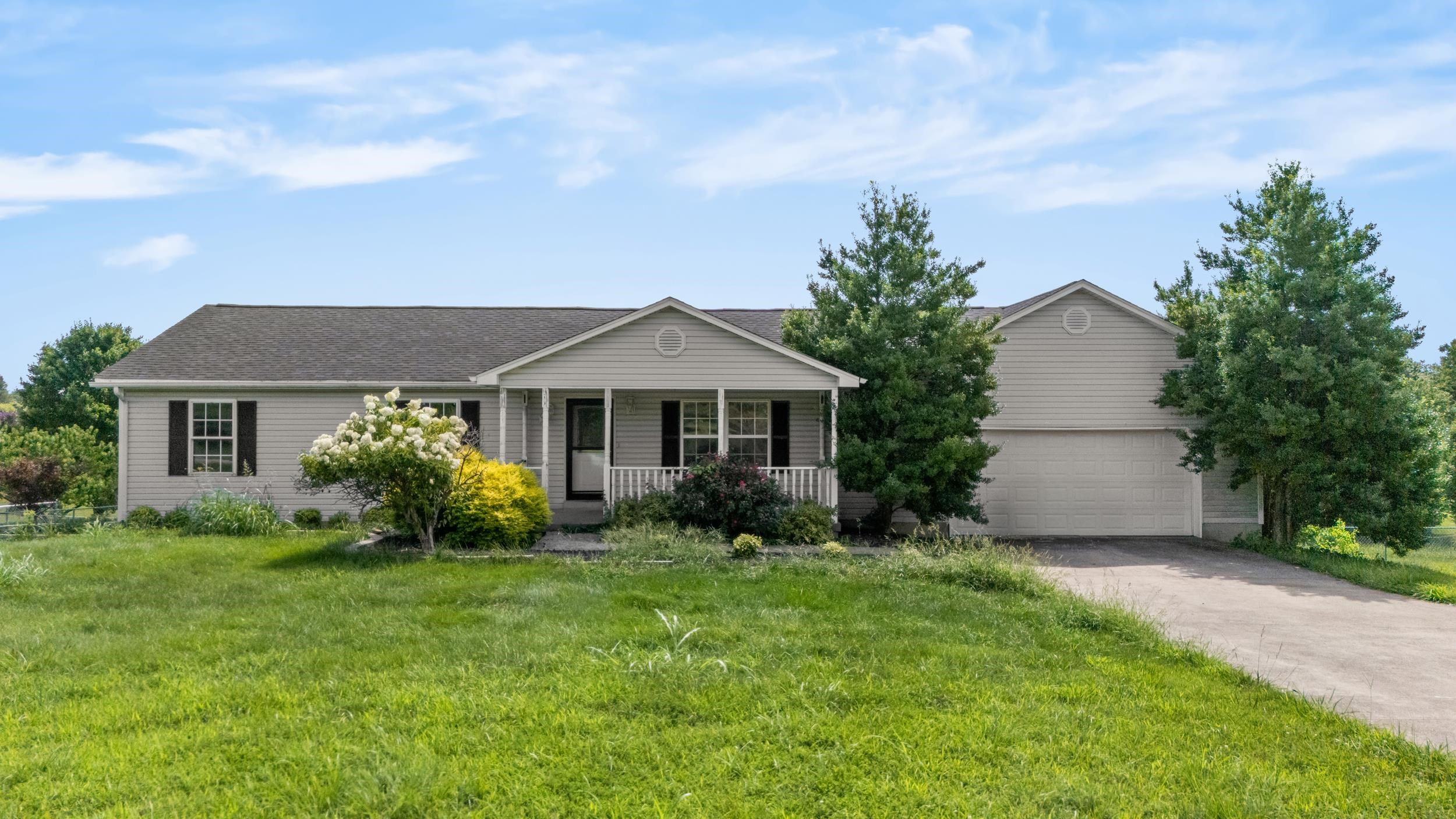 121 Gem Court, Elizabethtown, Kentucky 42701, 4 Bedrooms Bedrooms, ,3 BathroomsBathrooms,Single Family Residence,For Sale,Gem Court,93347