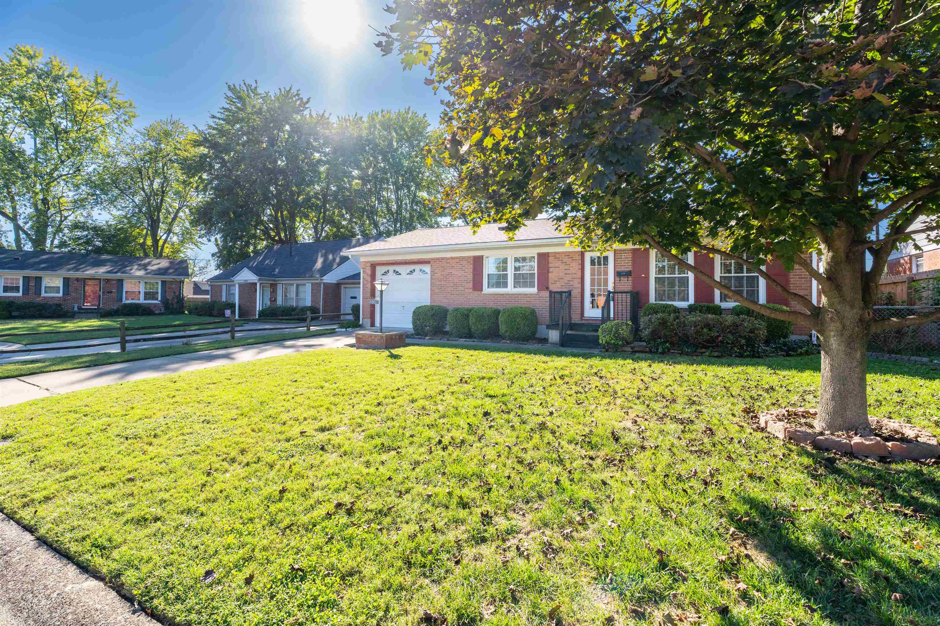 1914 Tomy Lee Ct, Owensboro, Kentucky 42301, 3 Bedrooms Bedrooms, ,2 BathroomsBathrooms,Single Family Residence,For Sale,Tomy Lee Ct,93355